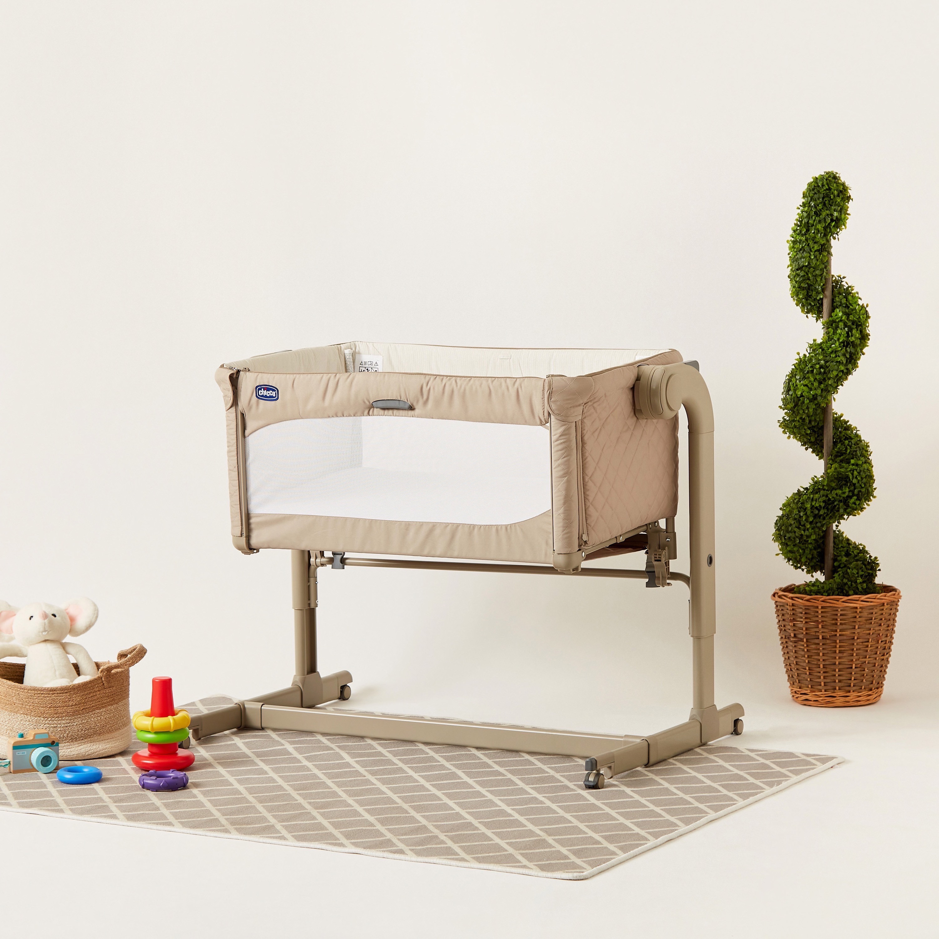 Chicco Next 2 me Magic Co Sleeping Crib Beige