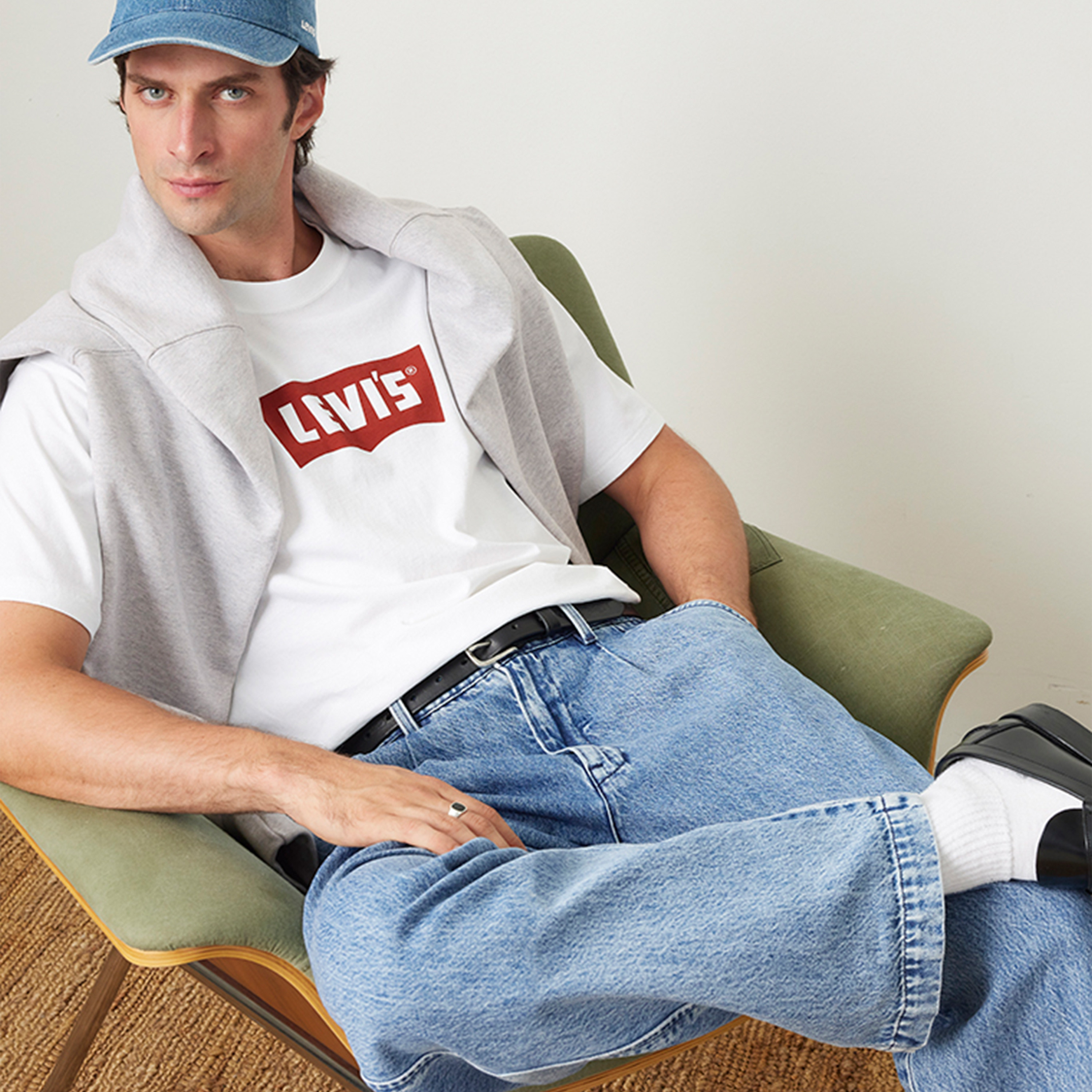 تي شيرت Levi's للرجال برقبة دائرية وأكمام قصيرة-men-clothing-tshirtsandpolos-tshirts-image-3