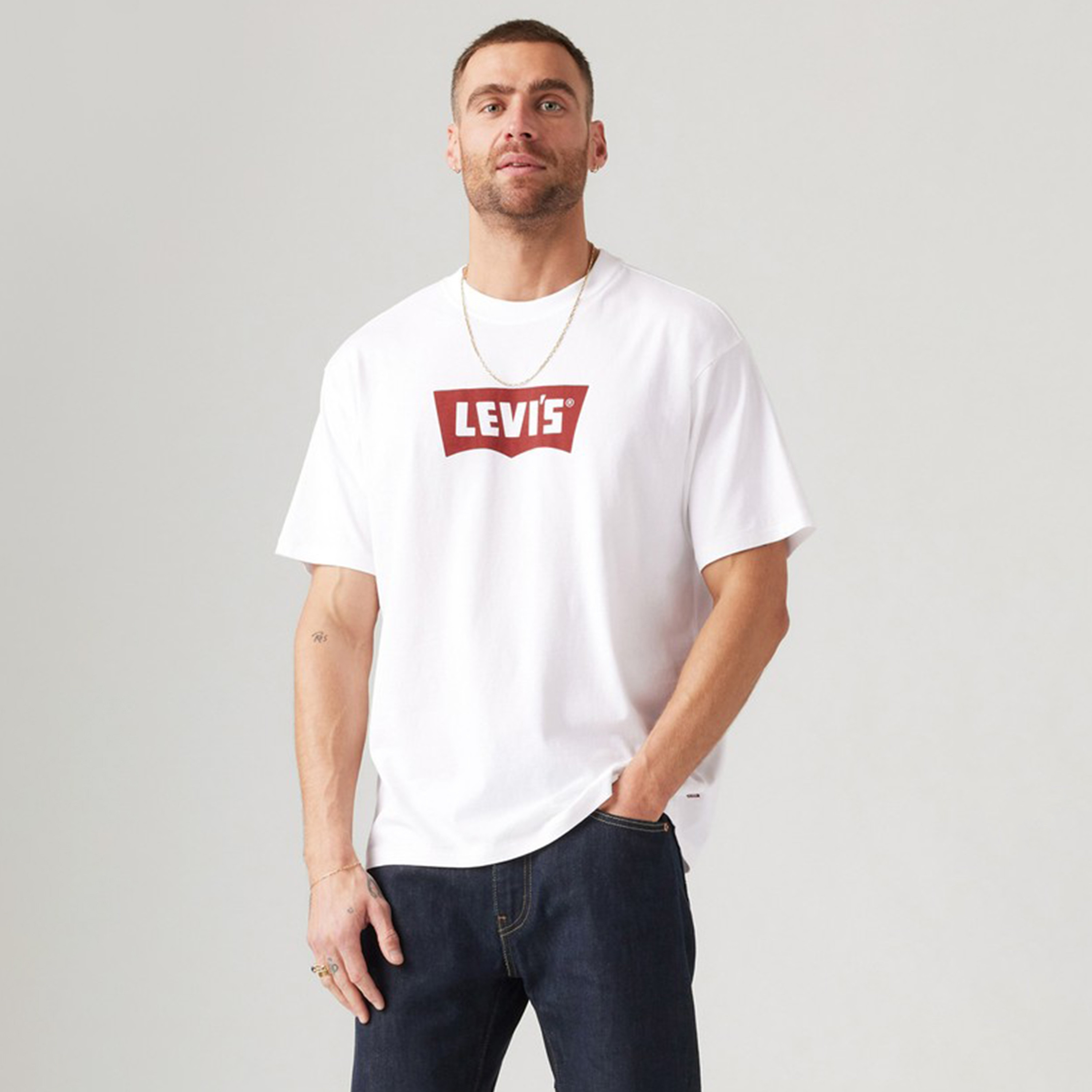 Buy Men s Levi s Logo Round Neck Short Sleeves Men s T Shirt Online Centrepoint UAE