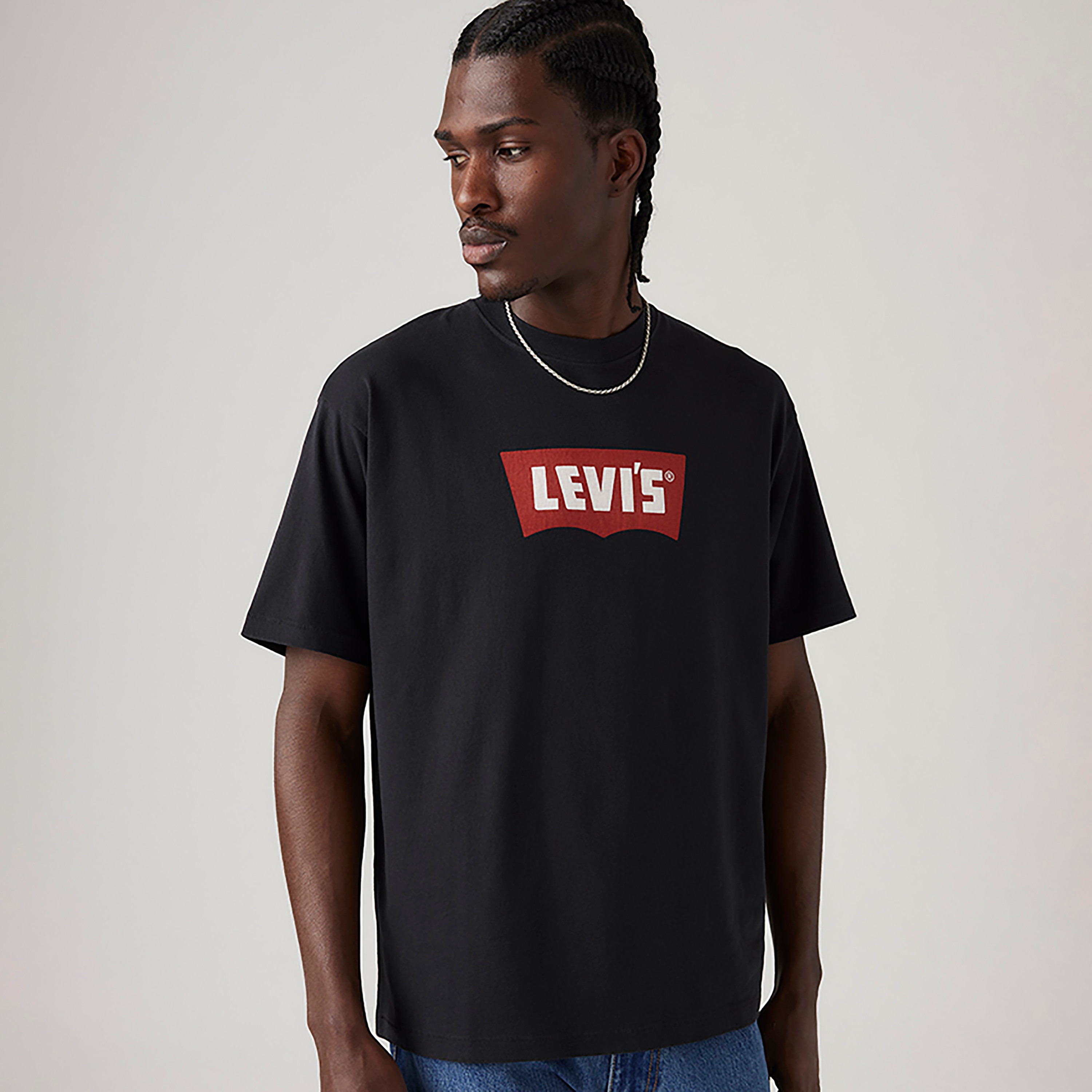 تي شيرت رجالي بأكمام قصيرة وياقة دائرية وشعار Levi's-men-clothing-tshirtsandpolos-tshirts-image-2