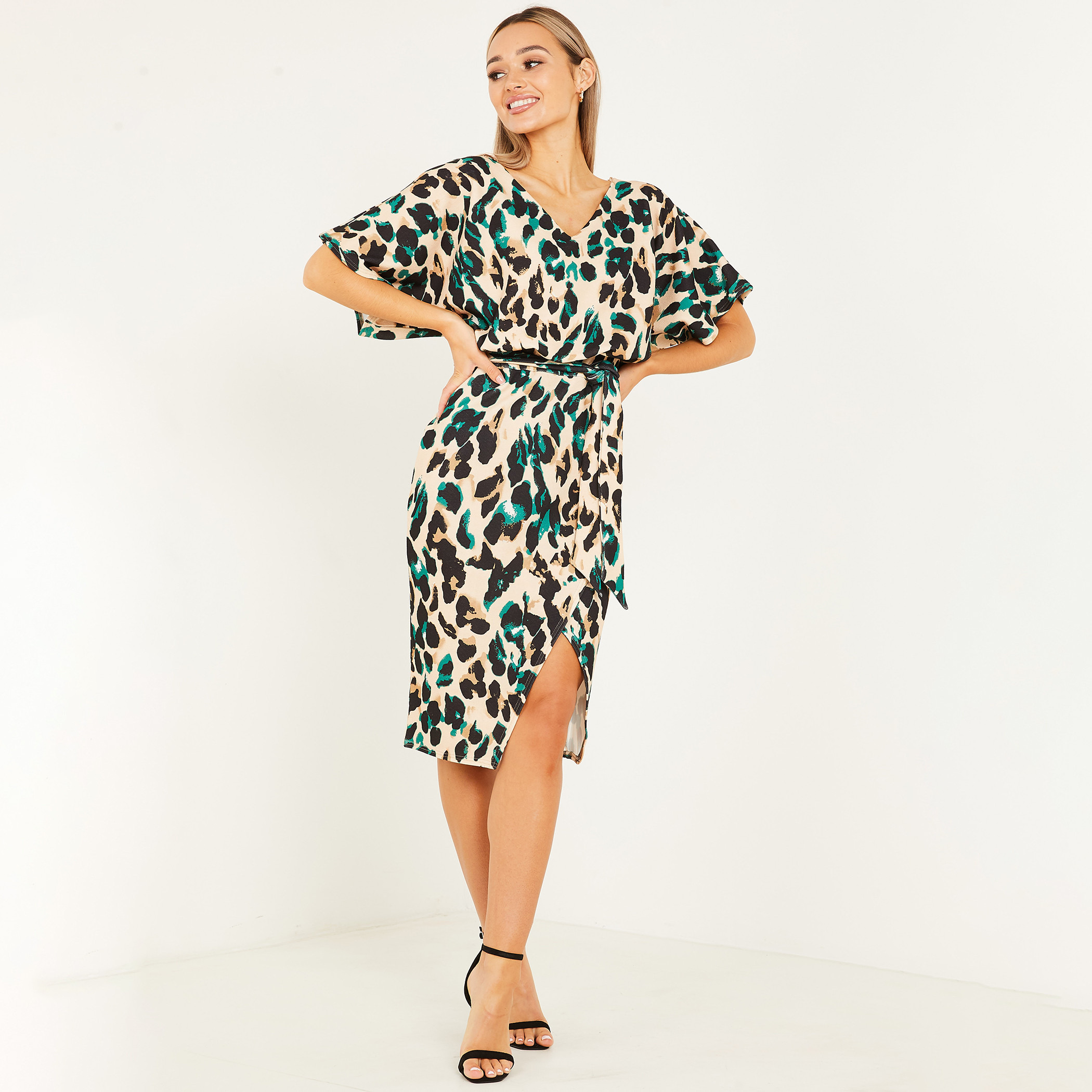 فستان ملفوف ميدي وي-نيك بطباعة الحيوان بمتعدد الالوان للنساء من كويز-women-clothing-dresses-image-1