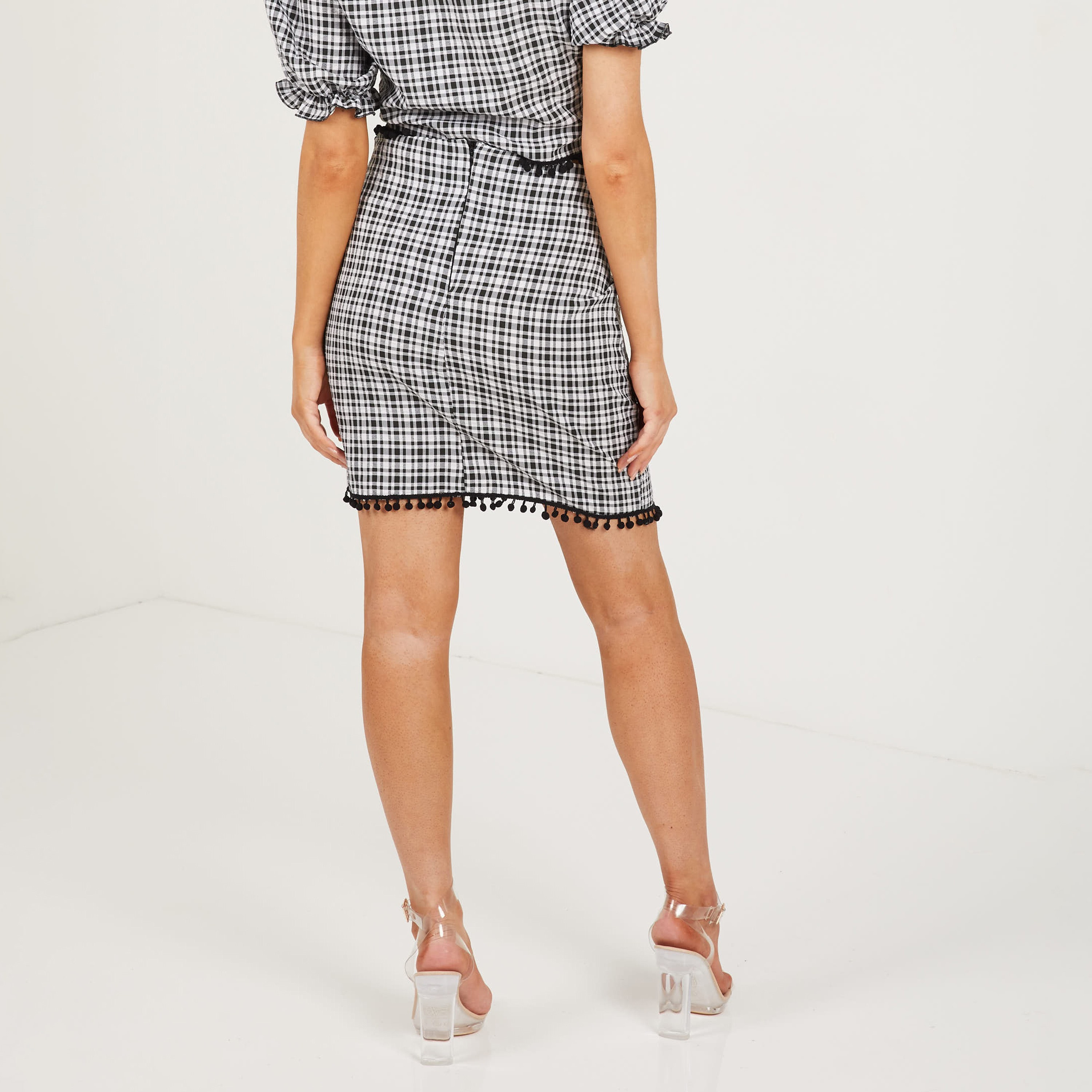 تنورة قصيرة سوداء مربعة للسيدات مع إغلاق بسحاب خلفي من كويز-women-clothing-bottoms-skirts-image-2