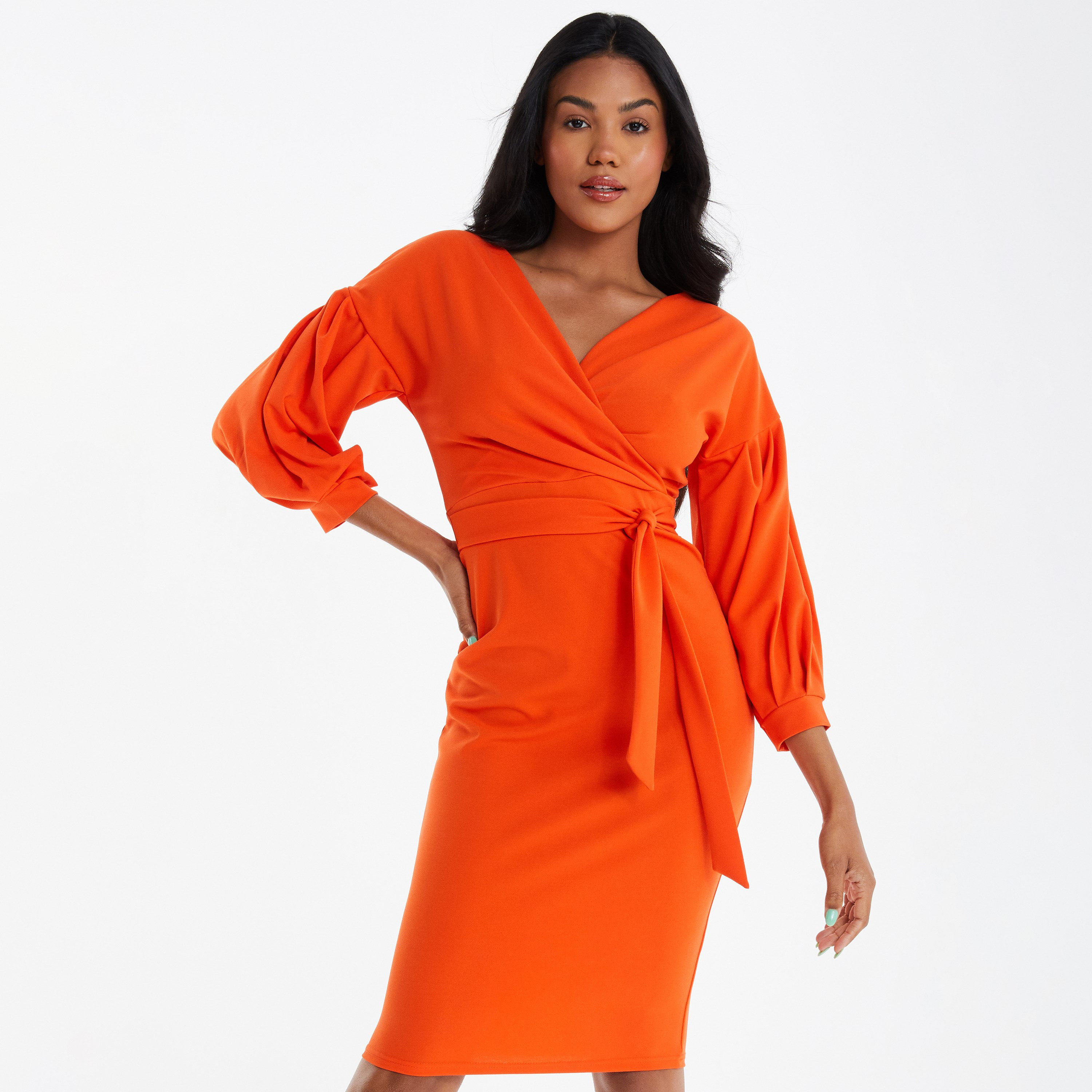 كويز - فستان سادة لف بطول للركبة وياقة V-women-clothing-dresses-image-1