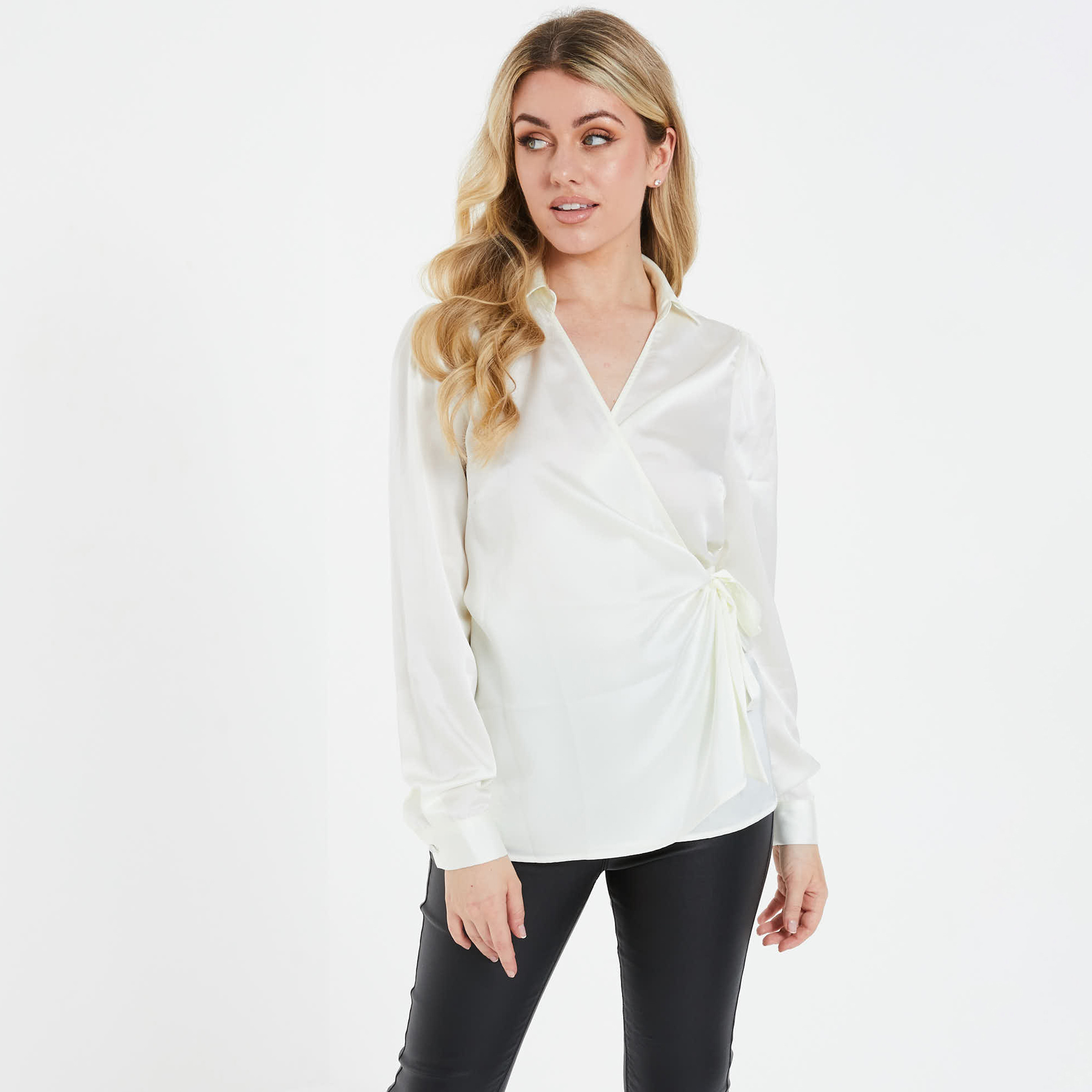 قميص نسائي ملفوف بأكمام طويلة سادة كريمي اللون من كويز ساتان-women-clothing-shirtsandblouses-blouses-image-1