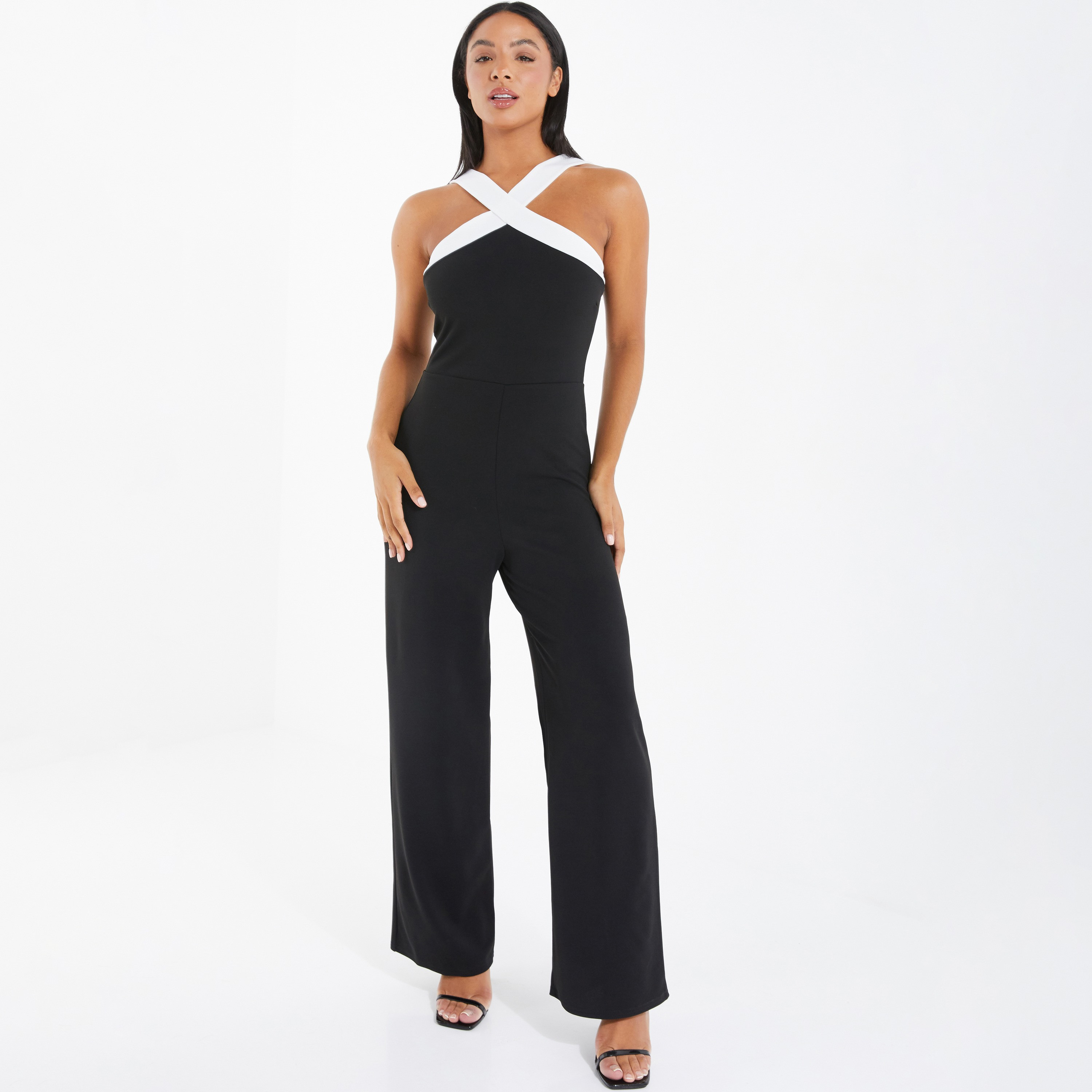 جمبسوت بالازو بياقة رسن مع مزين سادة من كويز-women-clothing-jumpsuits-image-1