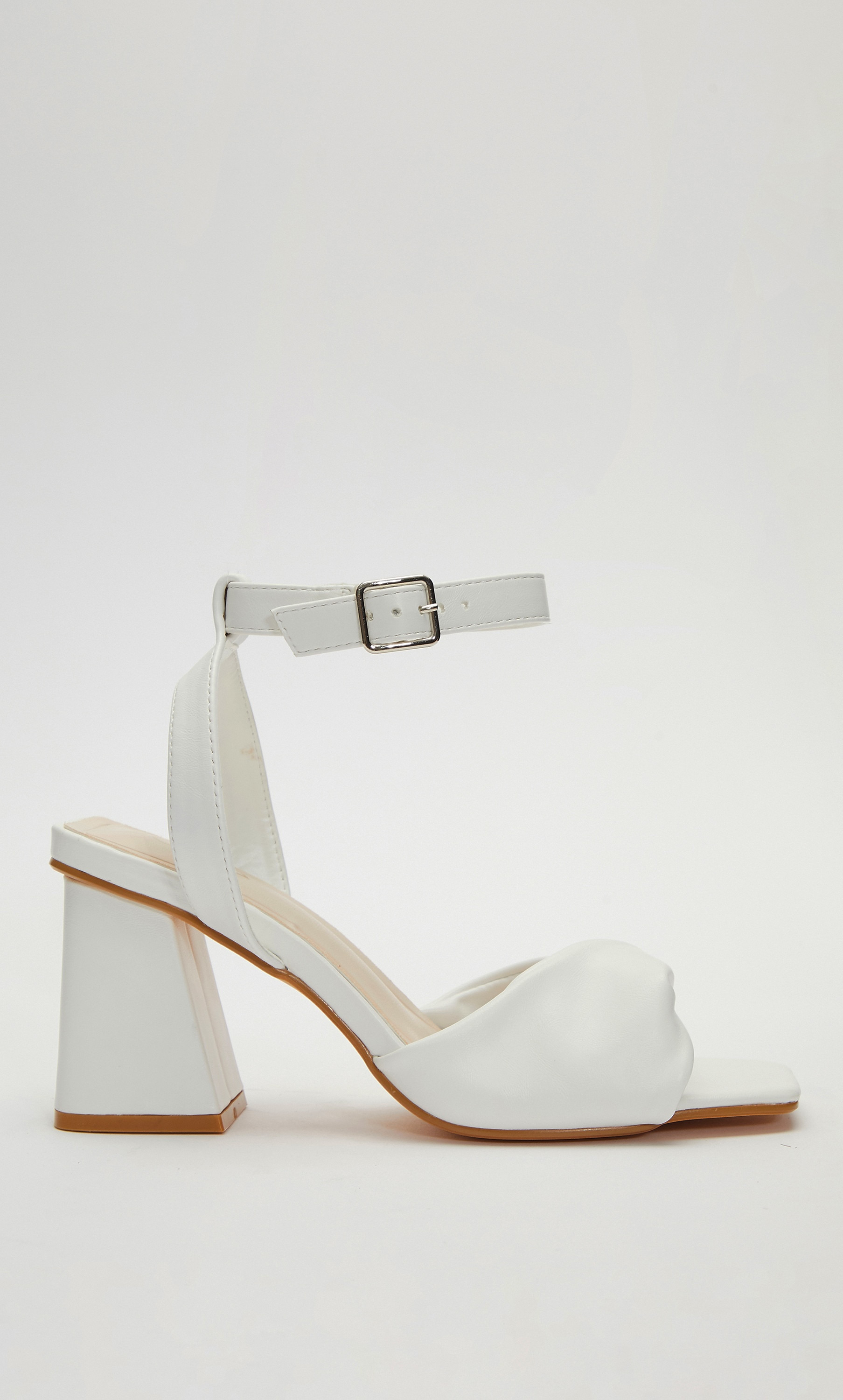 صندل بكعب عريض وحزام للكاحل للنساء من قويز 100036765-women-shoes-heels-image-2