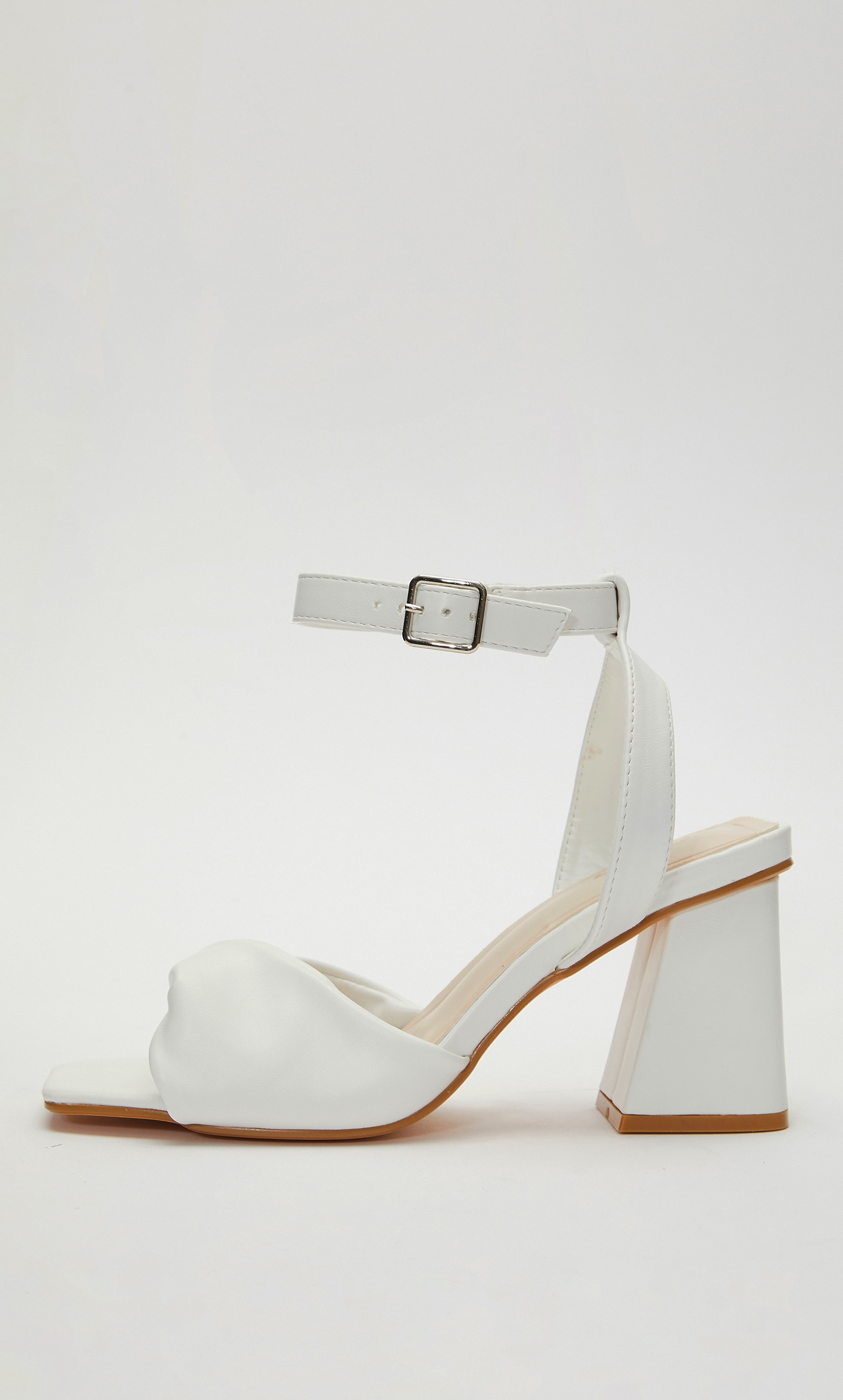 صندل بكعب عريض وحزام للكاحل للنساء من قويز 100036765-women-shoes-heels-image-3