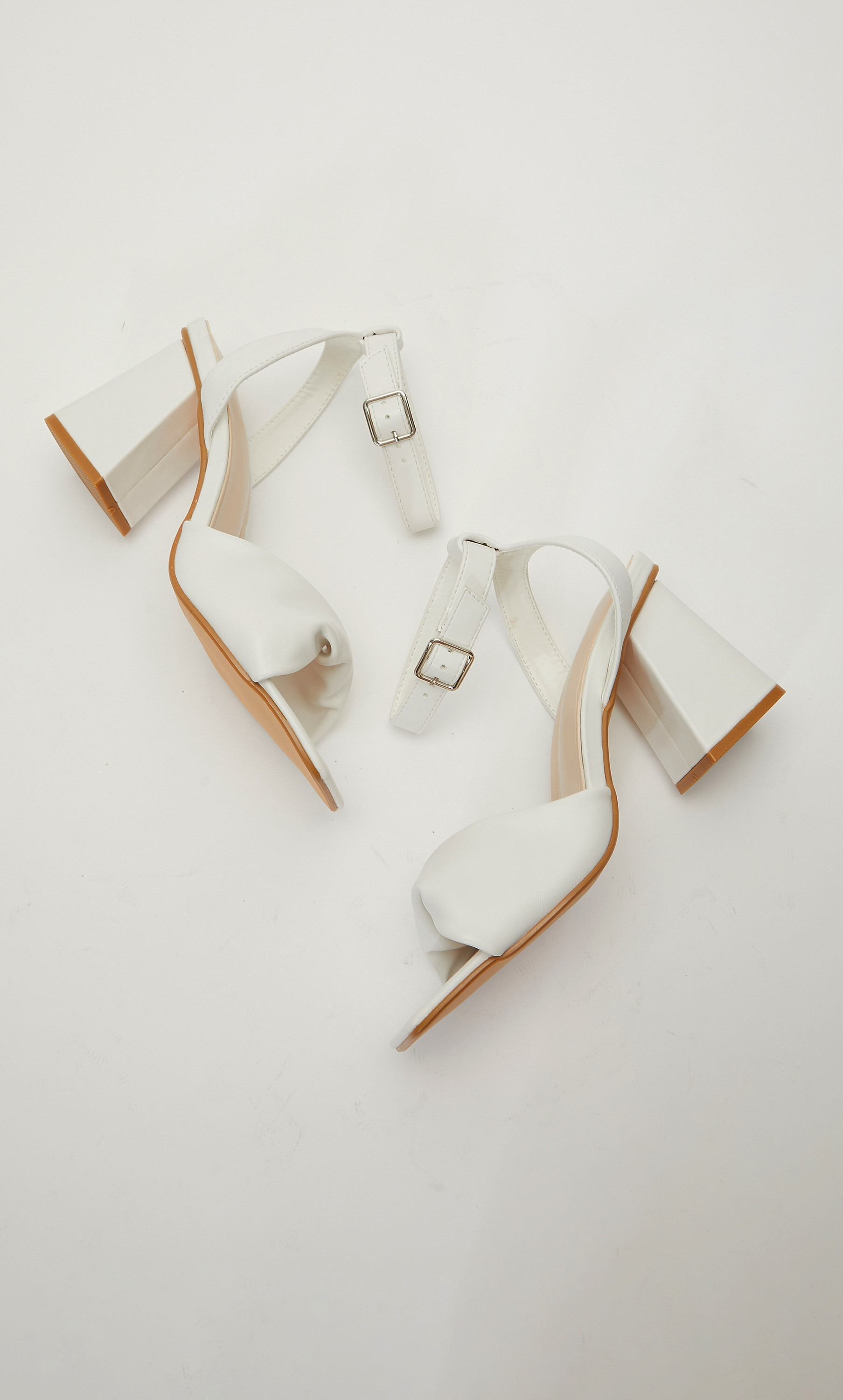 صندل بكعب عريض وحزام للكاحل للنساء من قويز 100036765-women-shoes-heels-image-4