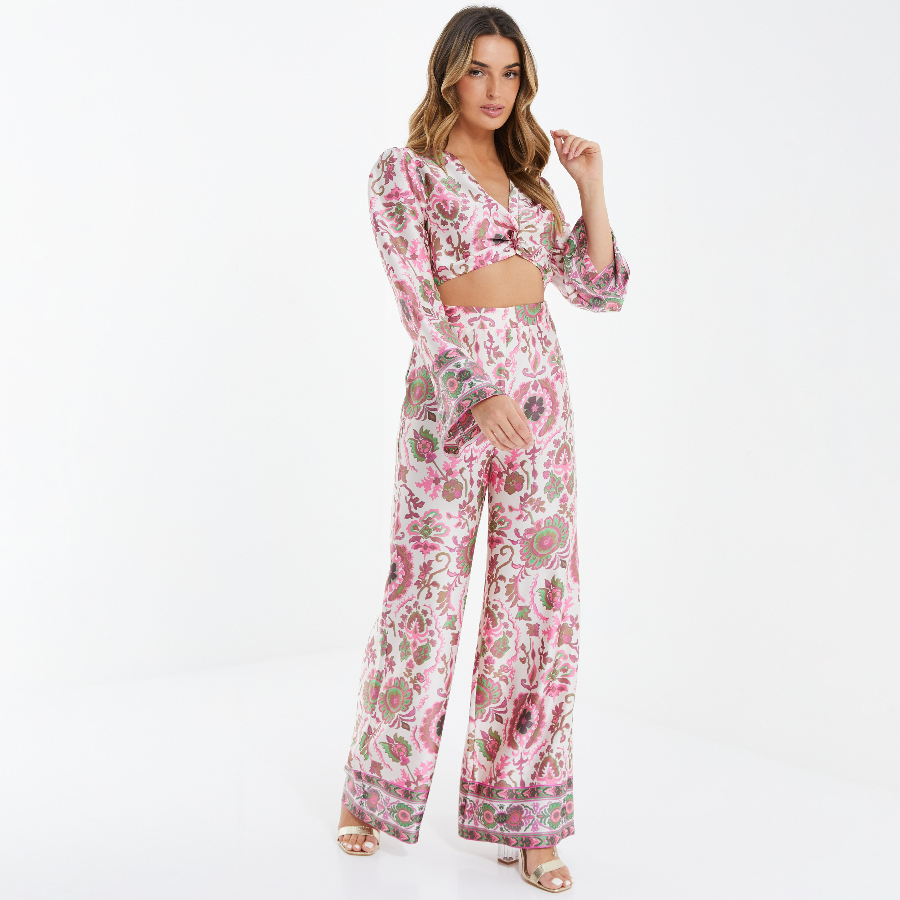 بلوزة بيزلي قصيرة بياقة على شكلV وأكمام طويلة من كويز-women-clothing-shirtsandblouses-blouses-image-2