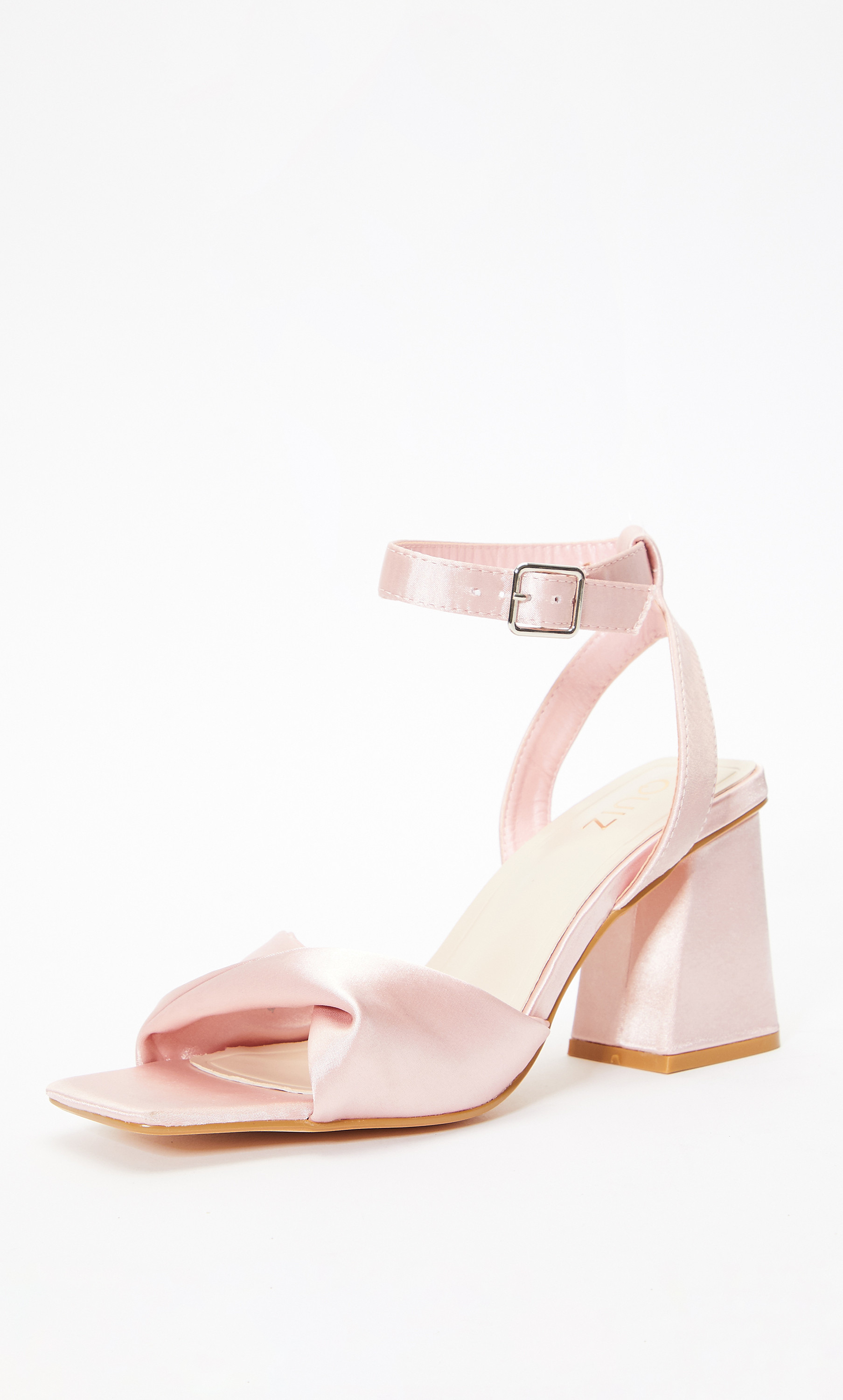 صندل نسائي بكعب عريض مزين بمقدمة مفتوحة مربعة من كويز  100036981-women-shoes-heels-image-1