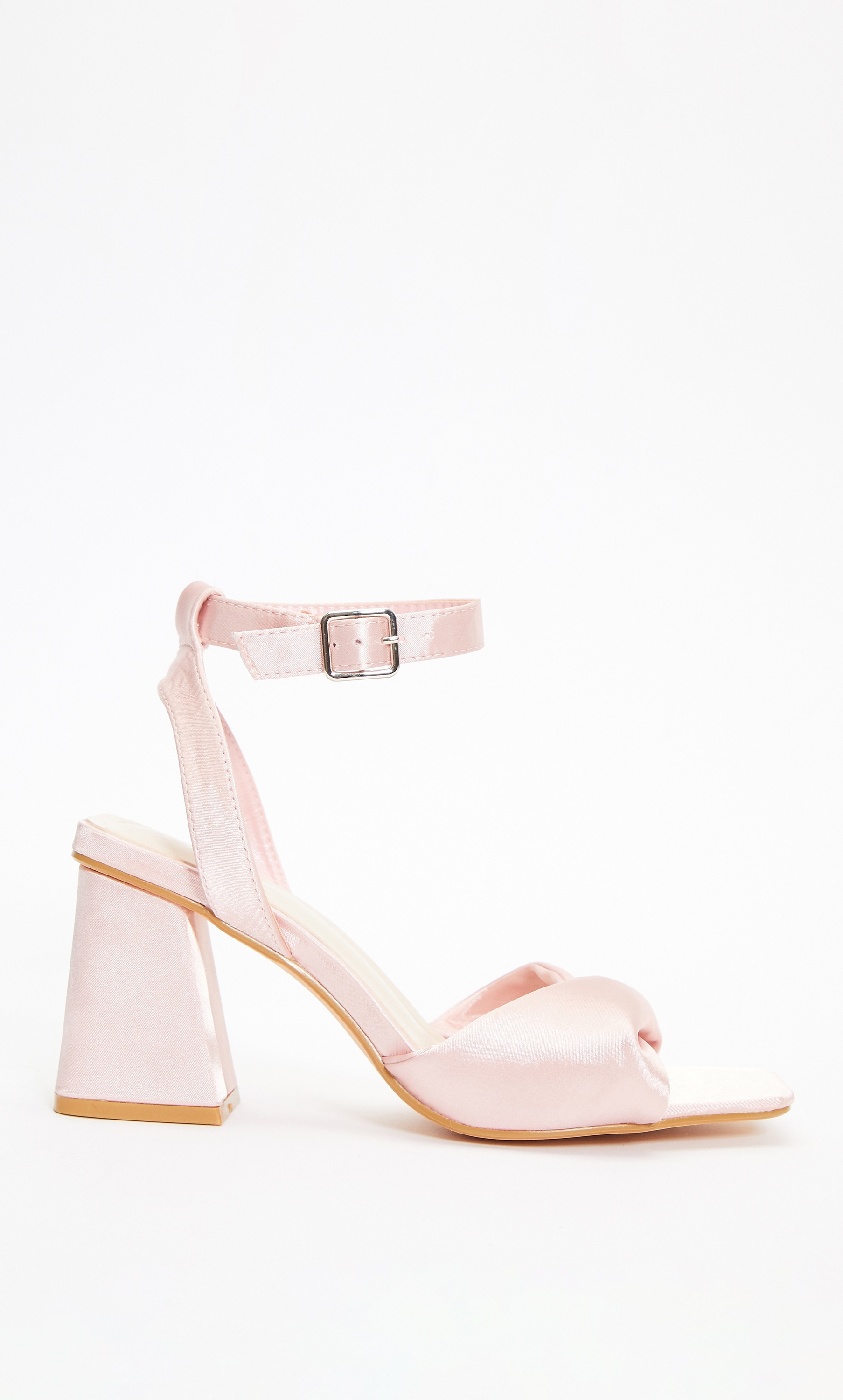 صندل نسائي بكعب عريض مزين بمقدمة مفتوحة مربعة من كويز  100036981-women-shoes-heels-image-2