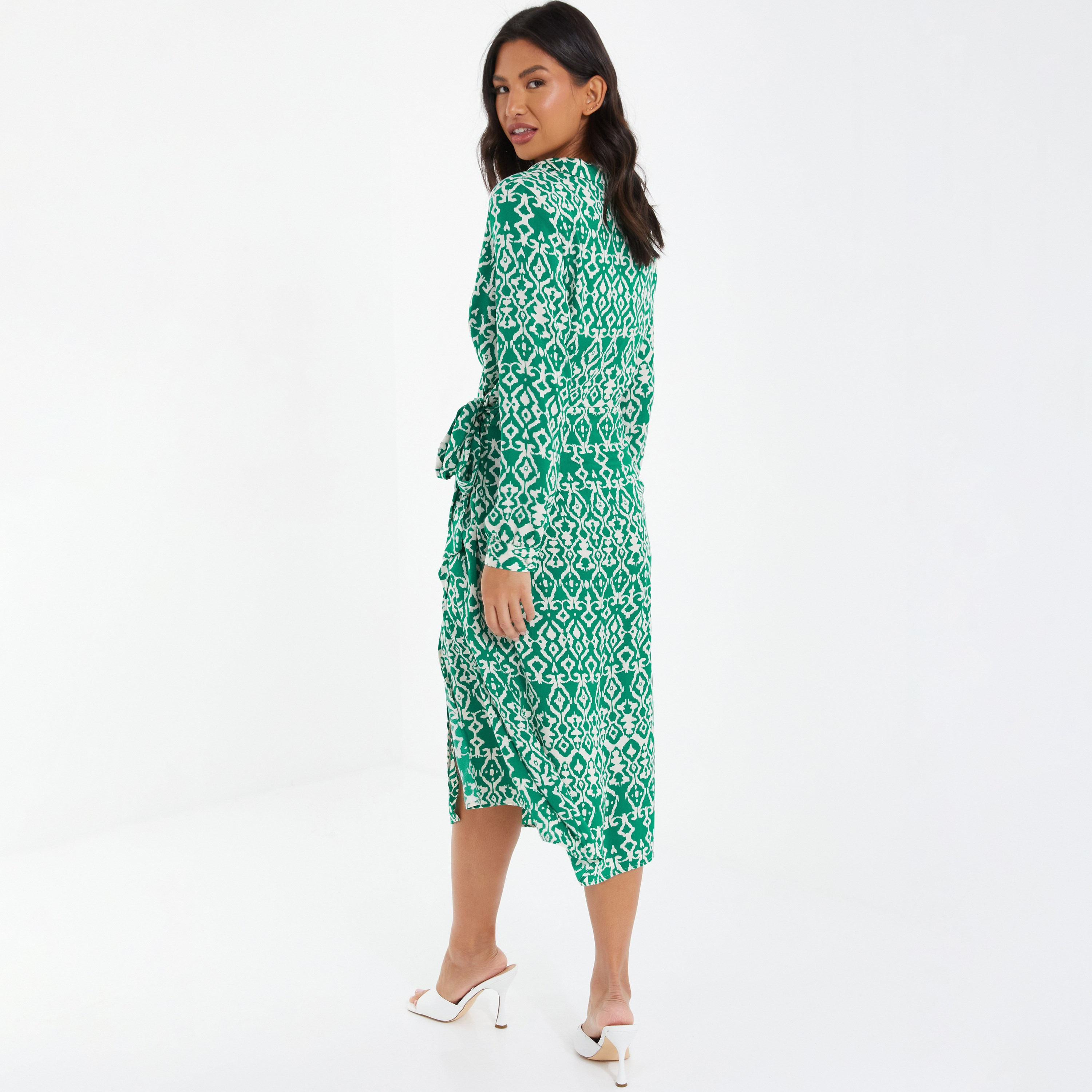 كويز - فستان لف بطول متوسط وياقة مثنية - رسومات أزتيك-women-clothing-dresses-image-4