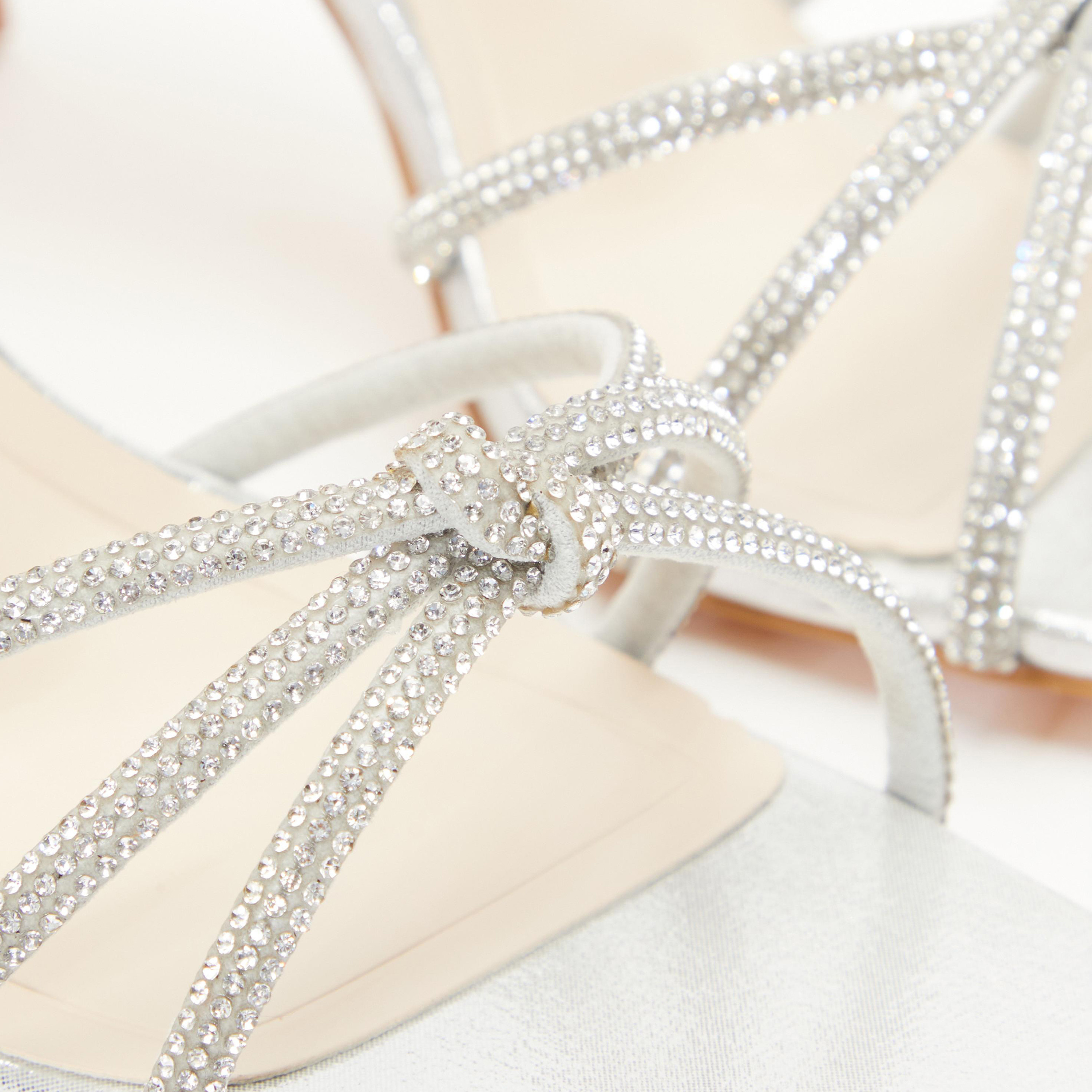 كويز- صندل نسائي بكعب عريض وحزام بإبزيم | 00100037669-women-shoes-heels-image-3