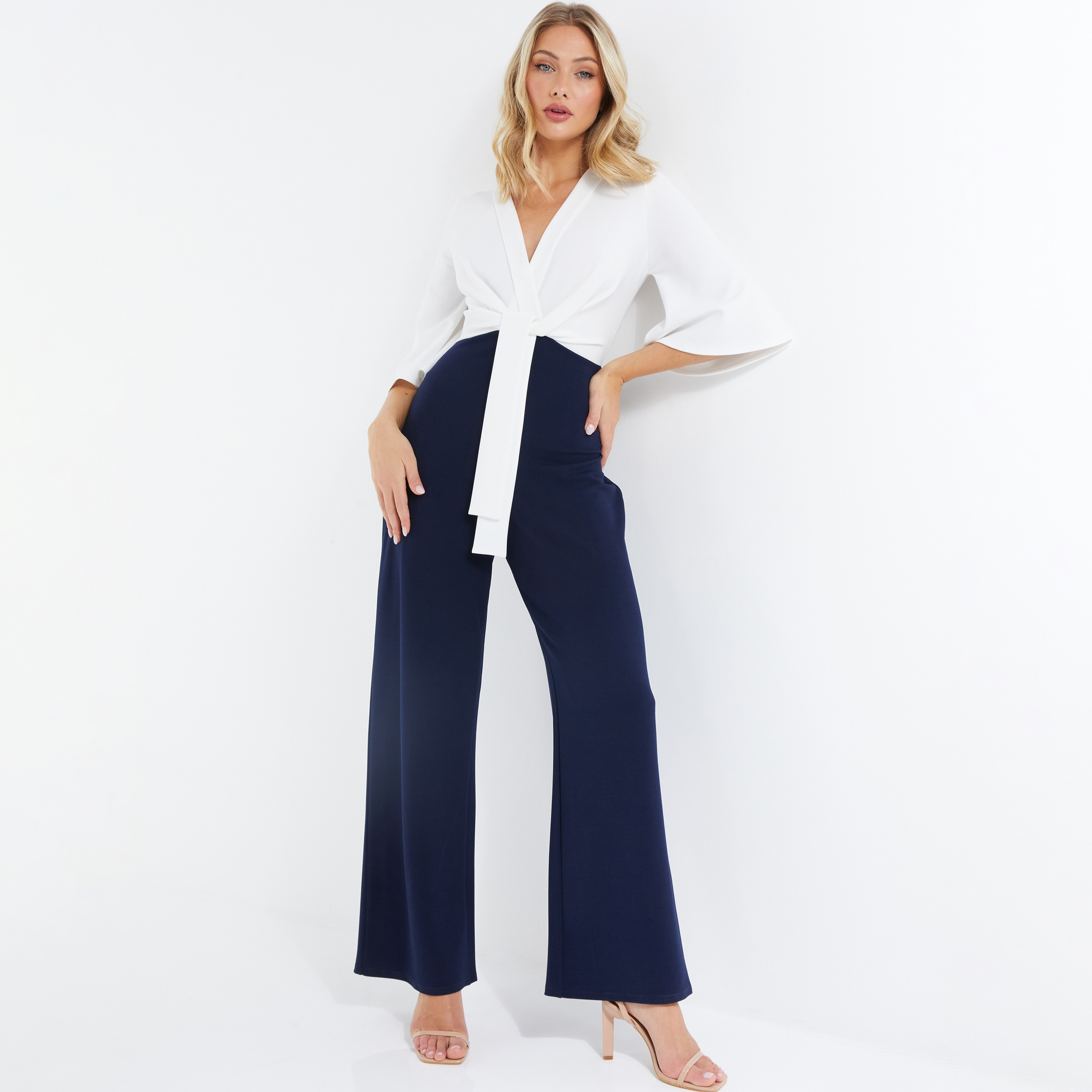 جمبسوت بياقة على شكل V منسدل اللون من كويز-women-clothing-jumpsuits-image-1