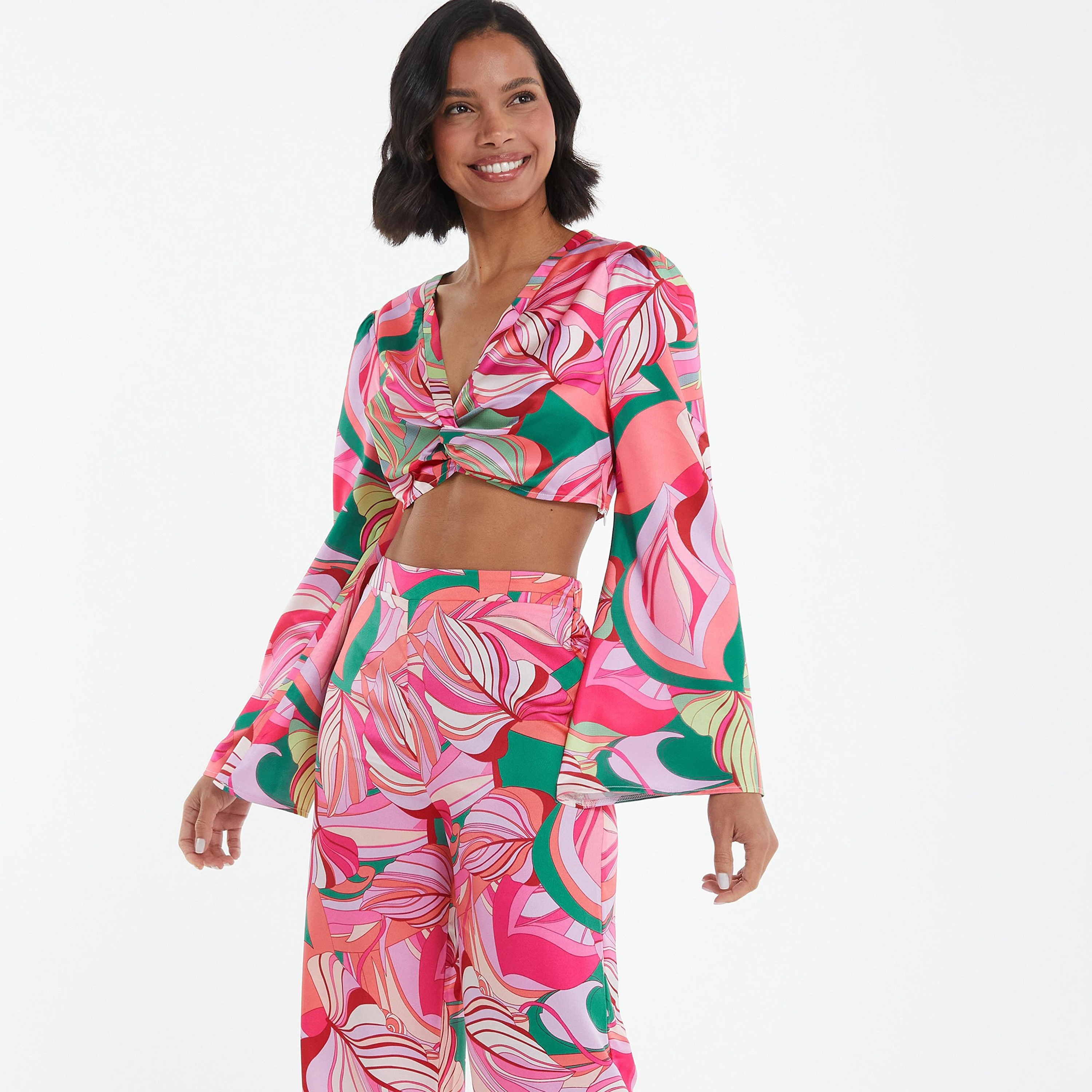  توب قصير مطبوع بأكمام طويلة وياقة على شكلV من كويز-women-clothing-shirtsandblouses-blouses-image-1