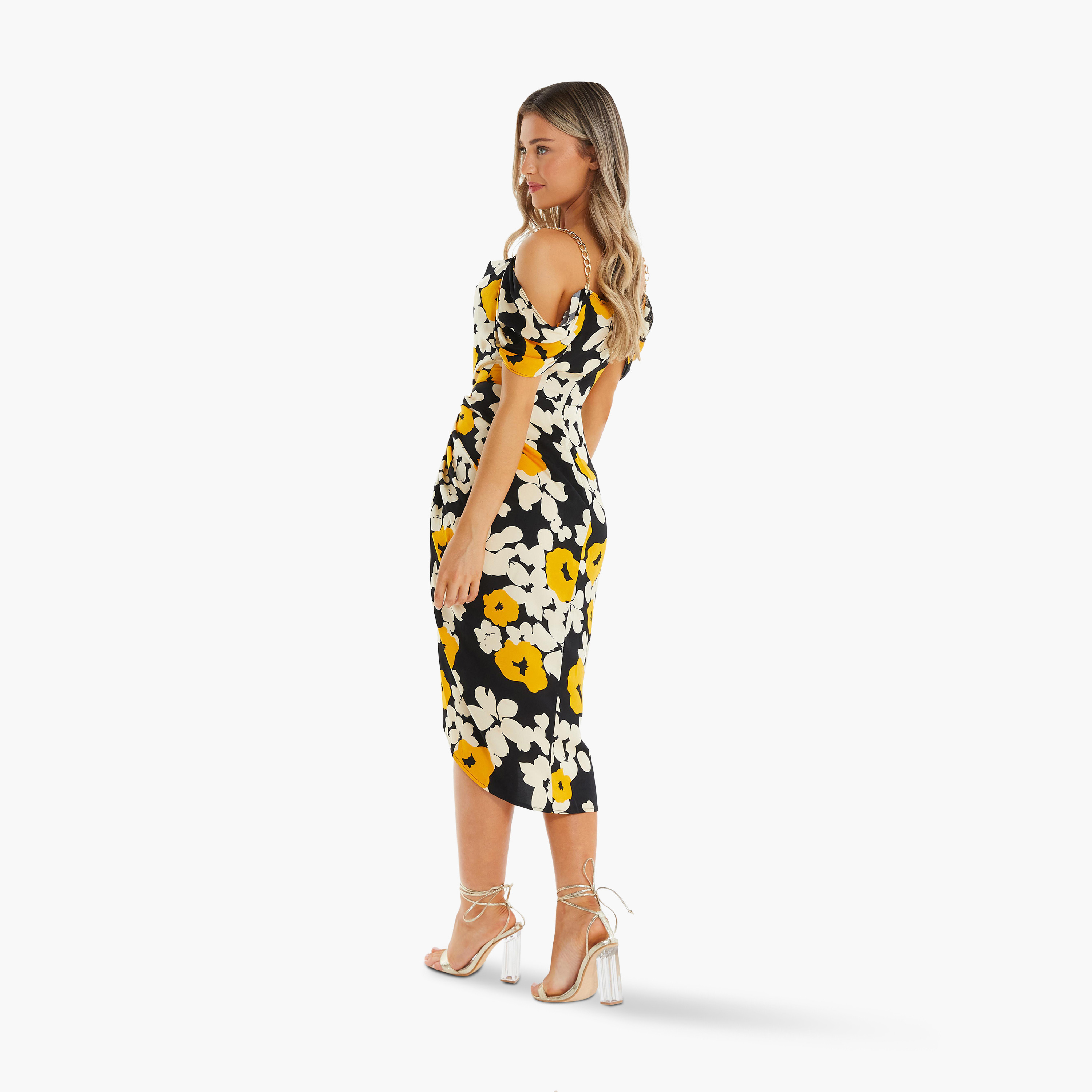 كويز-  فستان سهرة مكشوف الكتفين من الساتان مورد باللون الأسود والخردلي-women-clothing-dresses-image-2