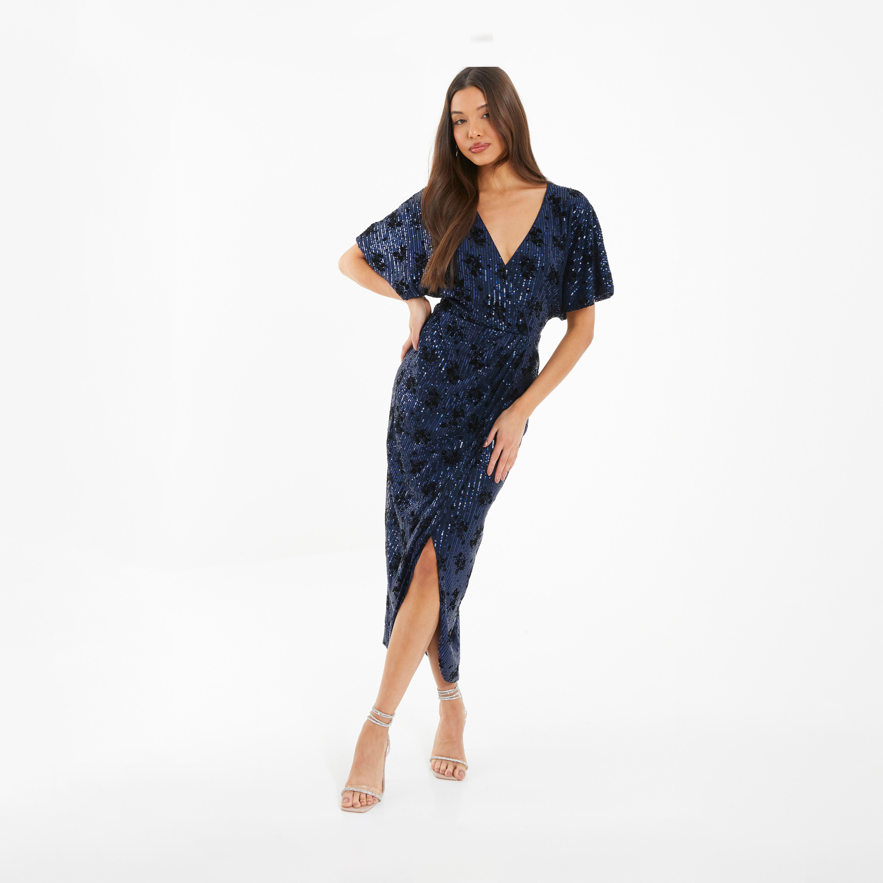 كويز-  فستان ماكسي ملفوف من المخمل باللون الأسود والكحلي بنقشة جلد الخفاش-women-clothing-dresses-image-1