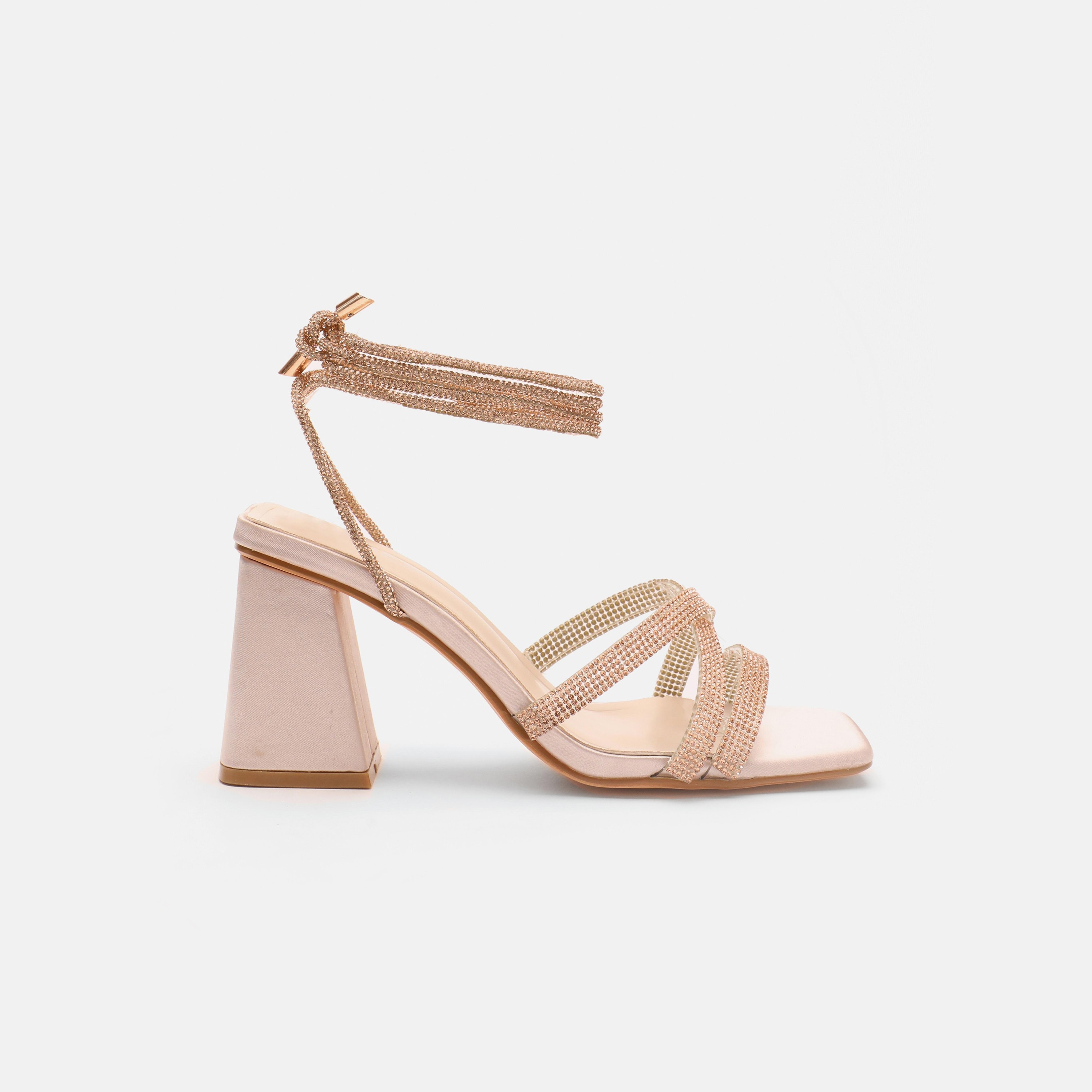 صندل نسائي من كويز بكعب عريض وشريط للكاحل مع مزخرفة | 00100040064-women-shoes-heels-image-2