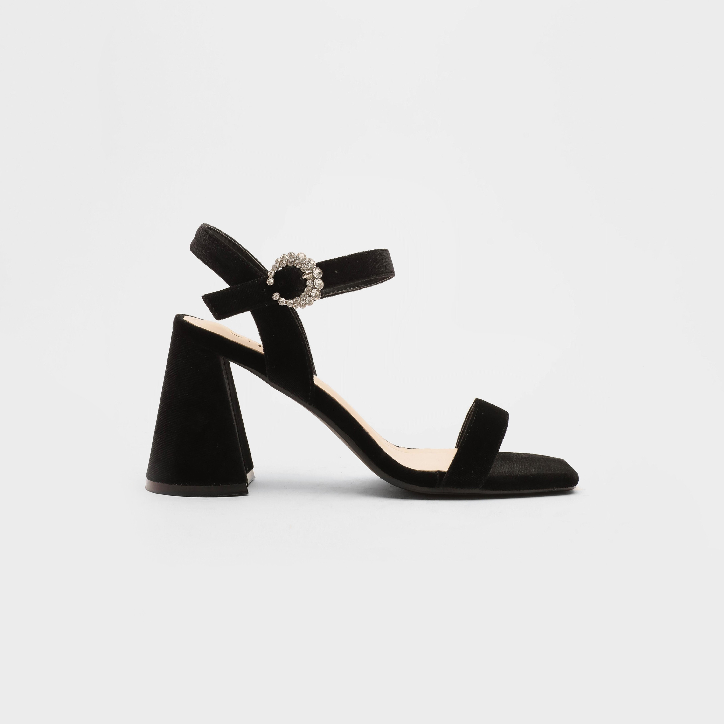 صنادل نسائية بكعب عريض ورباط للكاحل من كويز | 00100040069-women-shoes-heels-image-2