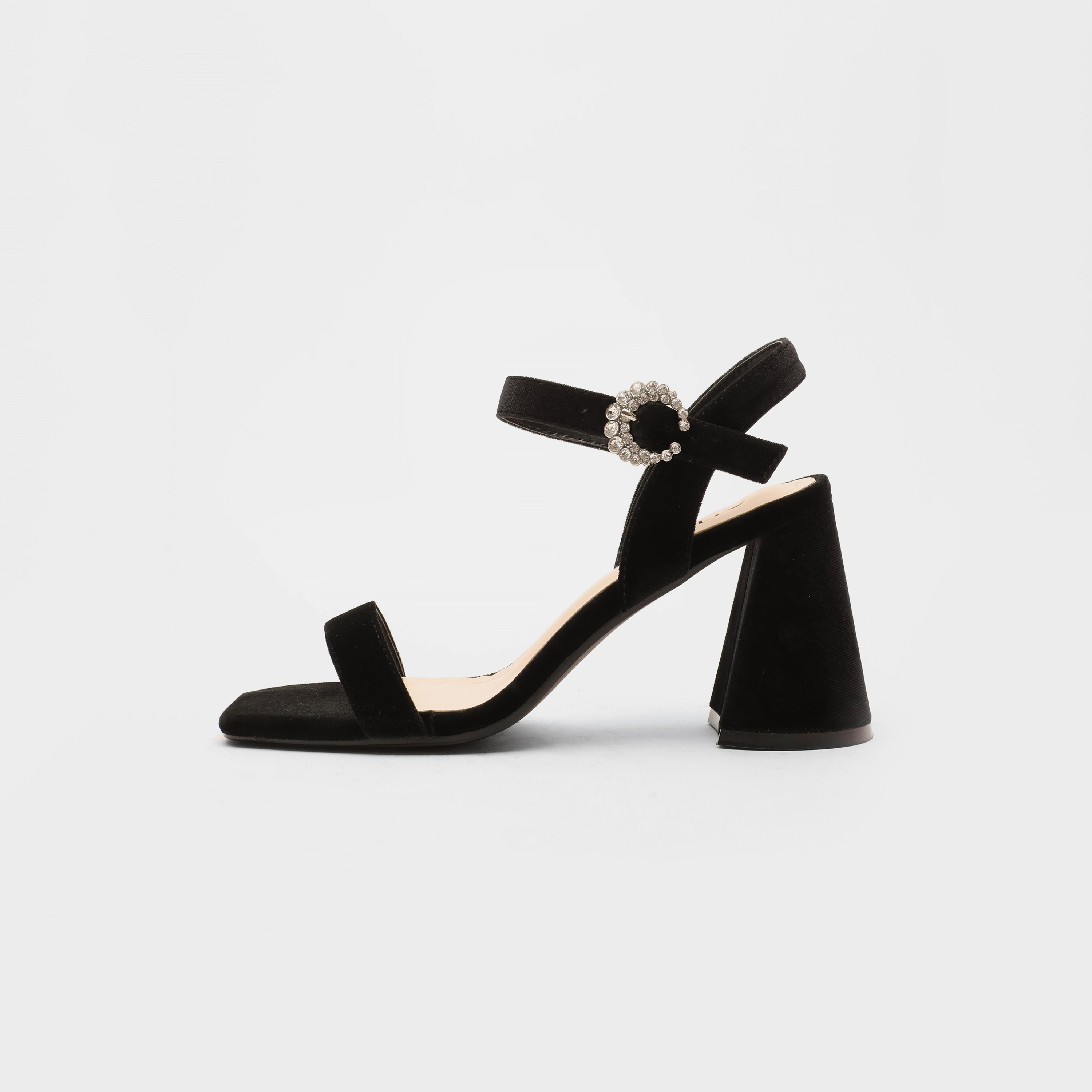 صنادل نسائية بكعب عريض ورباط للكاحل من كويز | 00100040069-women-shoes-heels-image-3