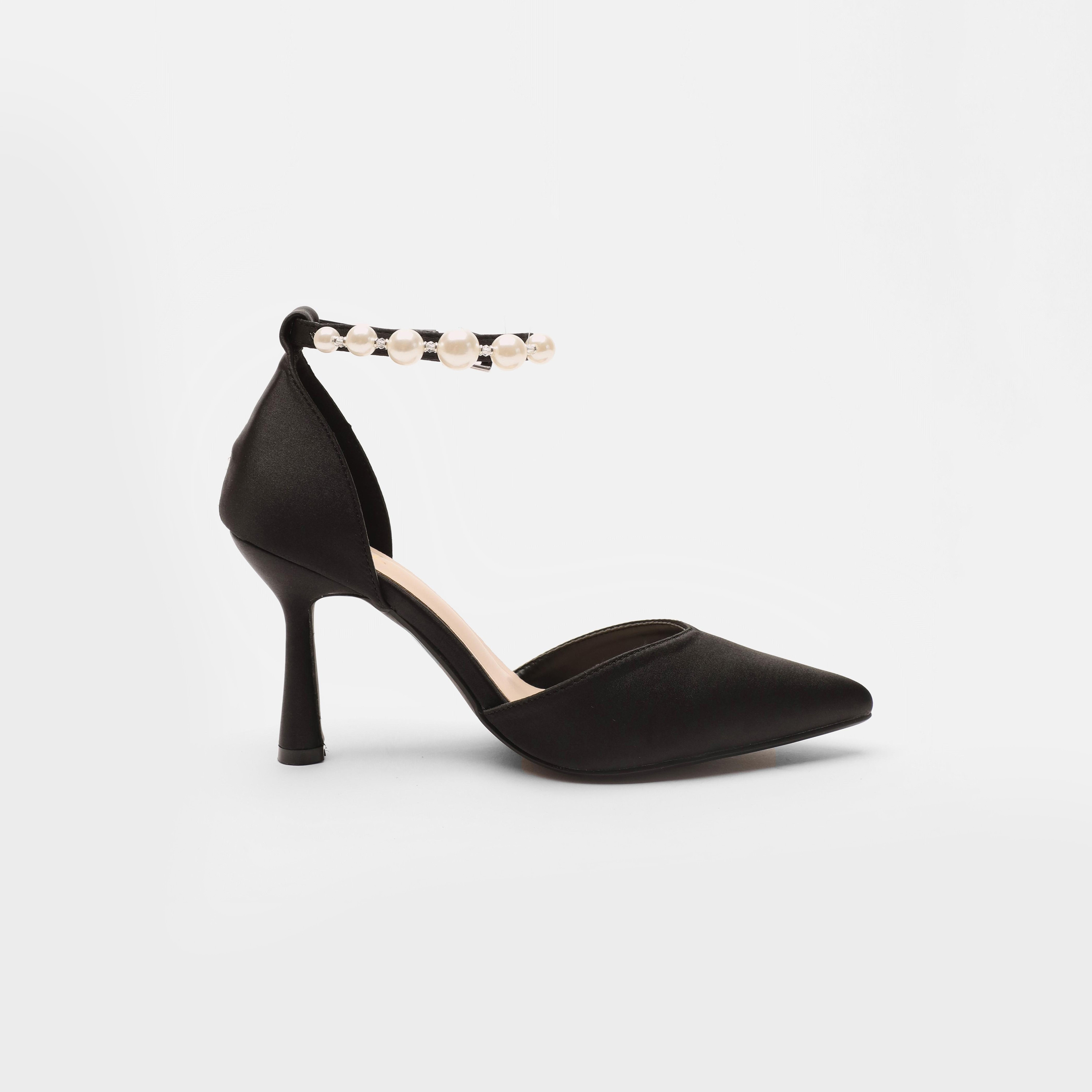 صندل نسائي بكعب صغير وشريط للكاحل من كويز مع لؤلؤية | 00100040073-women-shoes-heels-image-2