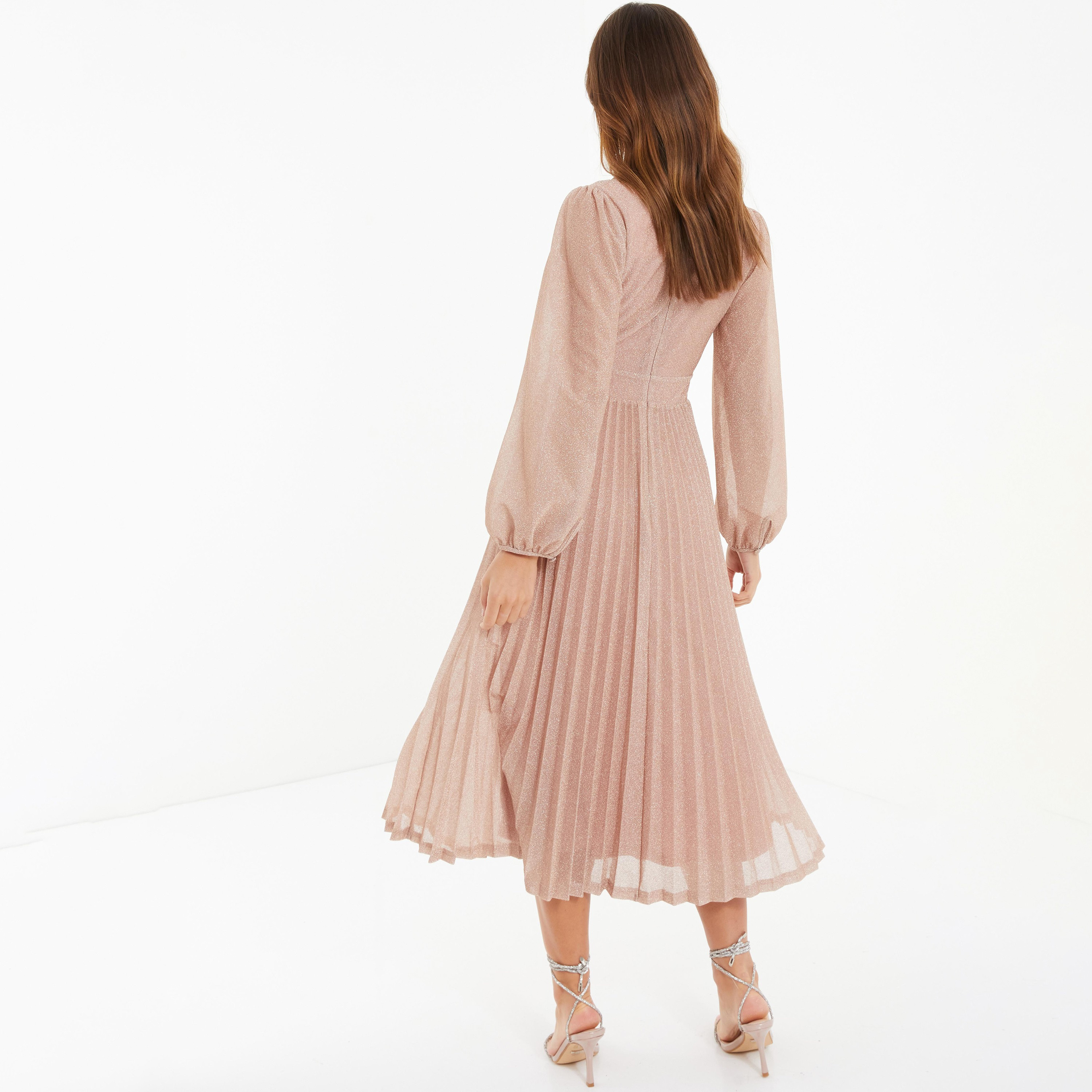 فستان ميدي بطيات ورقبة على شكل وى مع معدني من كويز-women-clothing-dresses-image-4