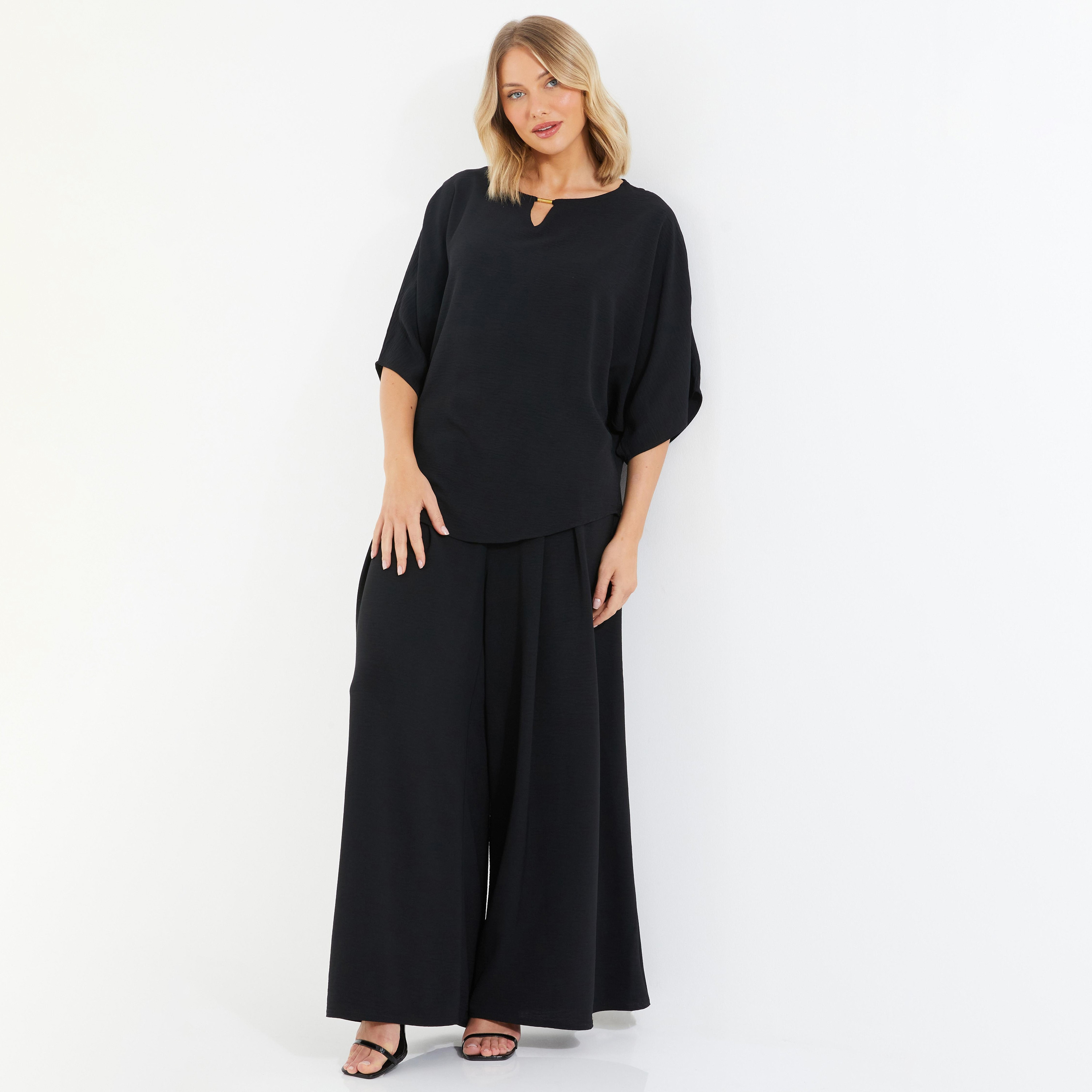 بلوزة سادة بياقة فتحة وأكمام ثلاثة أرباع من كويز -women-clothing-shirtsandblouses-blouses-image-2