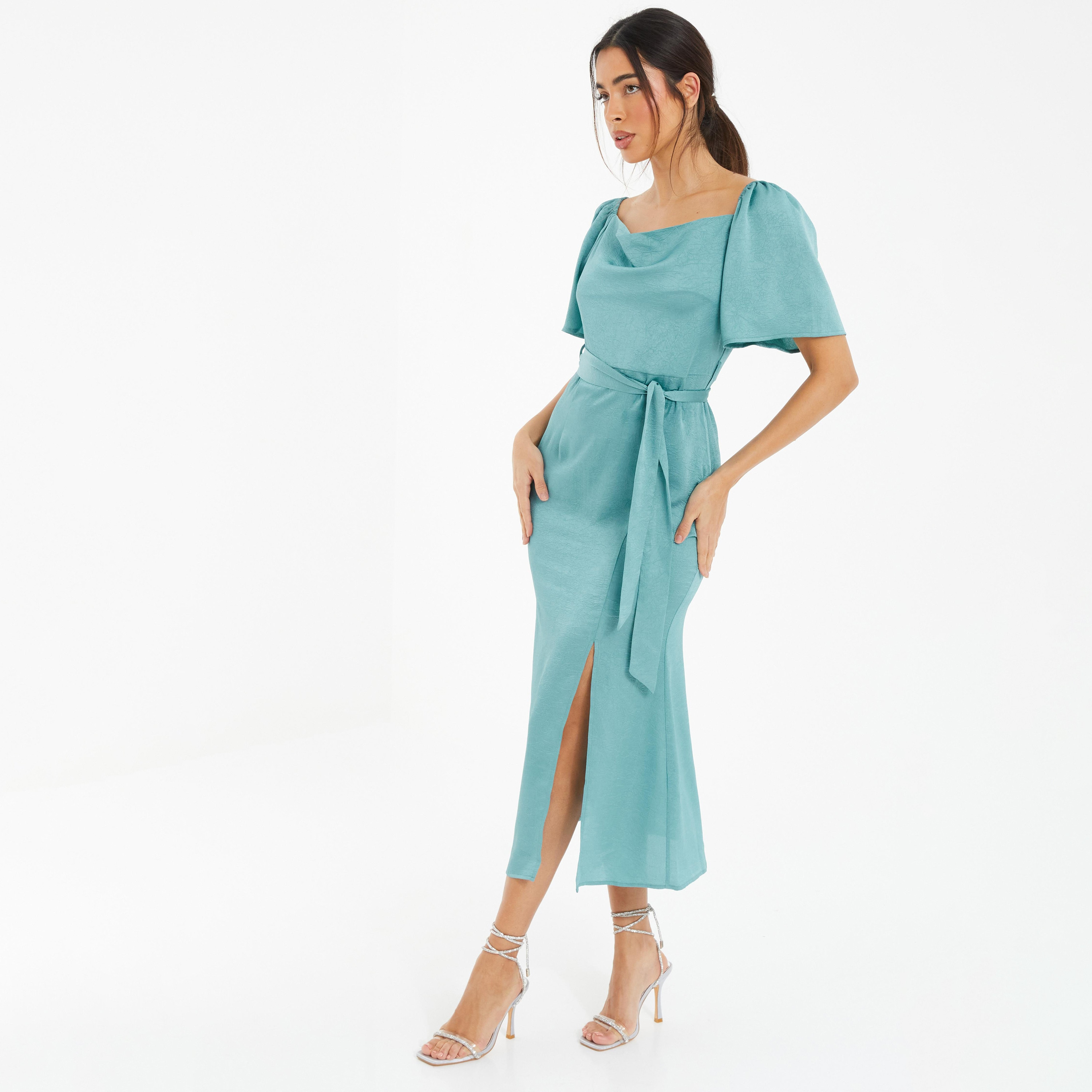 فستان ميدي بياقة دائرية سادة مع حزام من كويز ساتان-women-clothing-dresses-image-2
