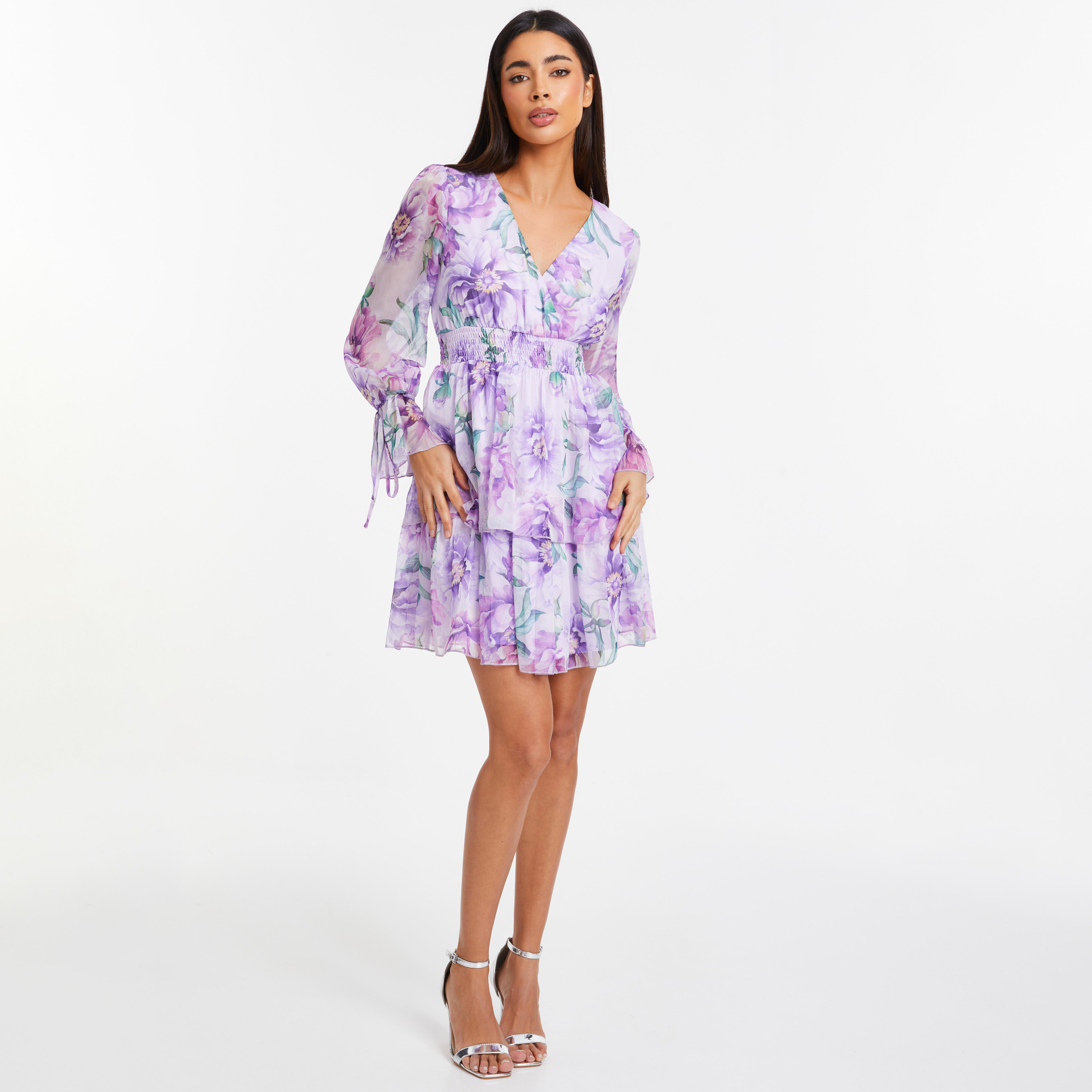 فستان قصير متزلج بياقة على شكل فى مع زهري من كويز-women-clothing-dresses-image-1