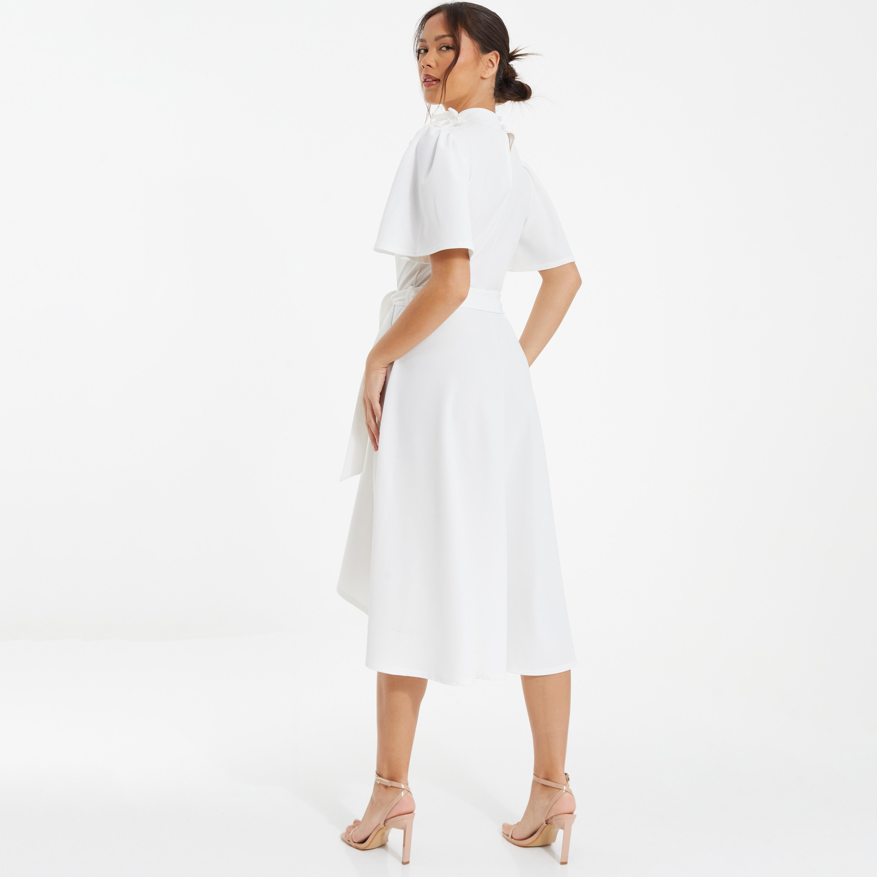 فستان ميدي بحزام من الساتان مزين بالزهور وياقة عالية وحاشية متدلية من كويز-women-clothing-dresses-image-4