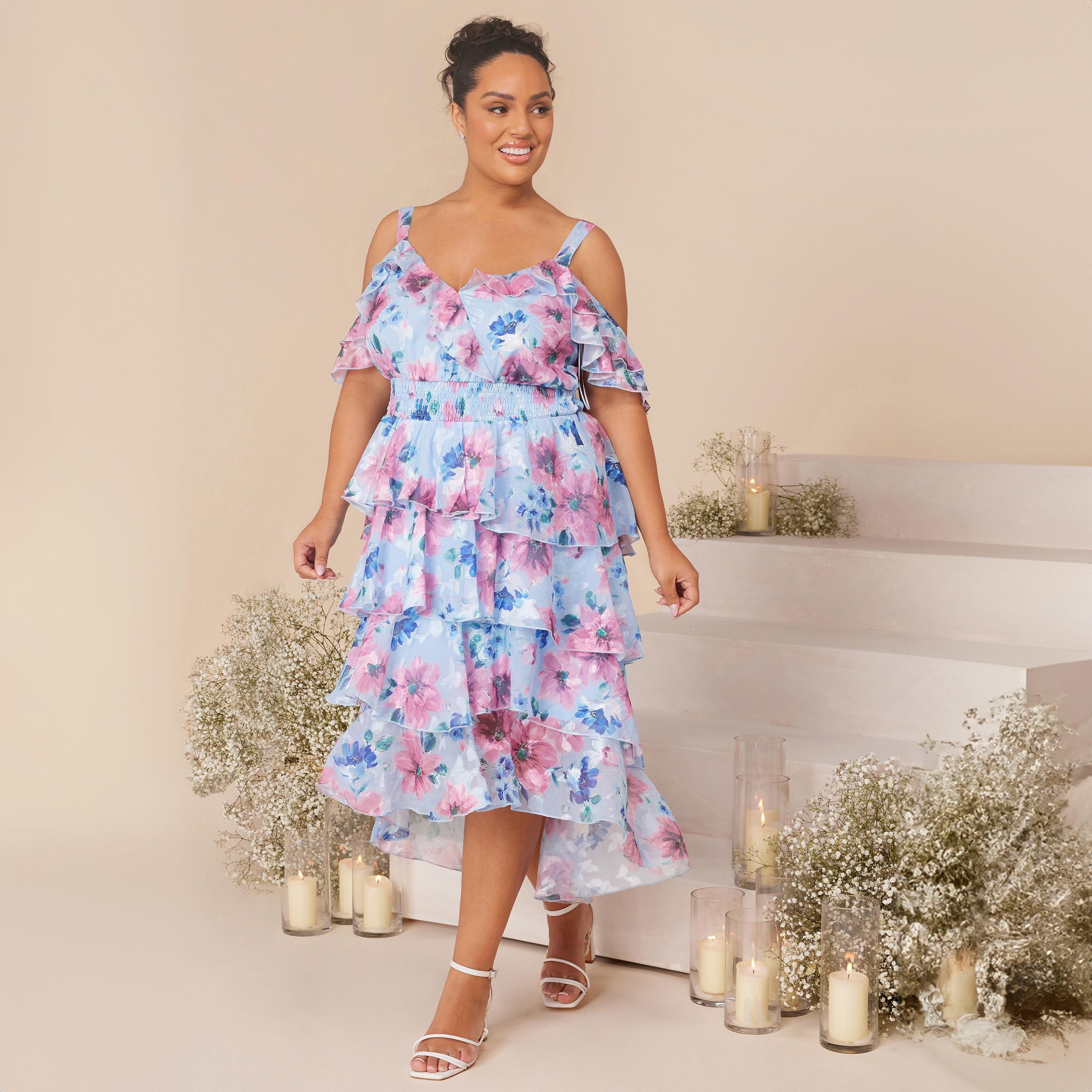 فستان ميدي بطبقات وأكتاف كولد مع مزين بالزهور من كويز-women-clothing-dresses-image-1