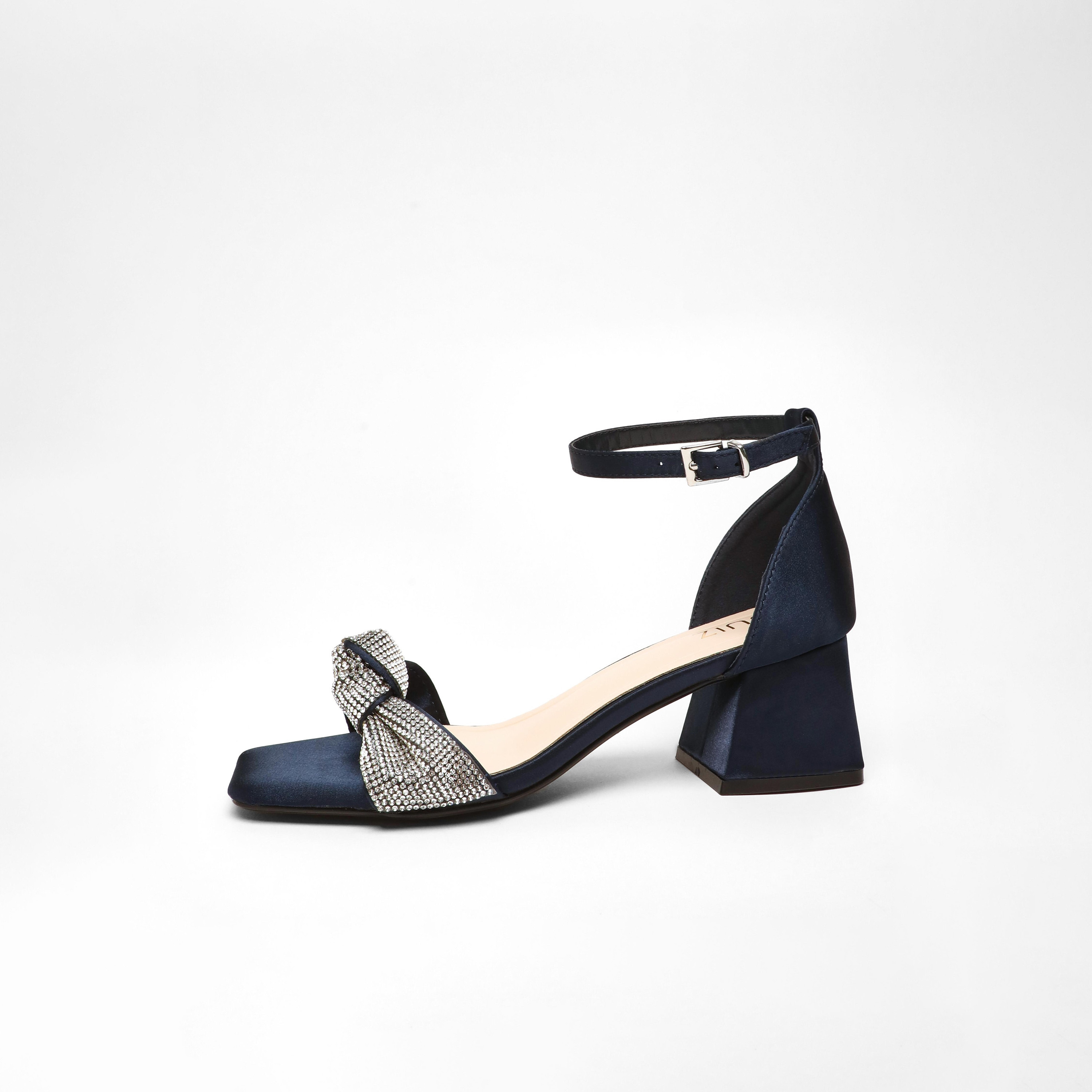 صنادل بكعب بلوك بإبزيم للسيدات من كويز | 100041293-women-shoes-heels-image-5