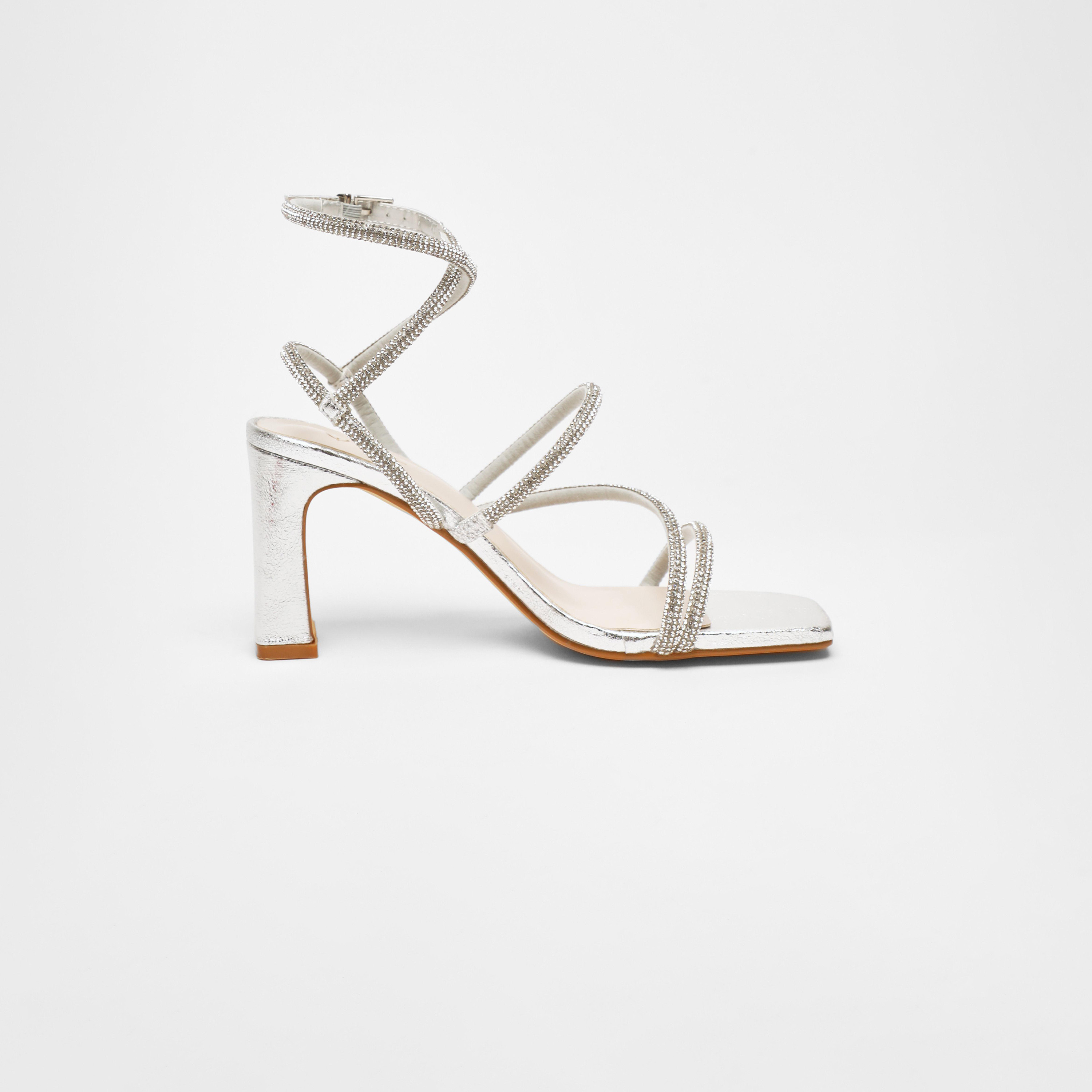 كويز- صندل نسائي بكعب منخفض وحزام بإبزيم | 00100041307-women-shoes-heels-image-4