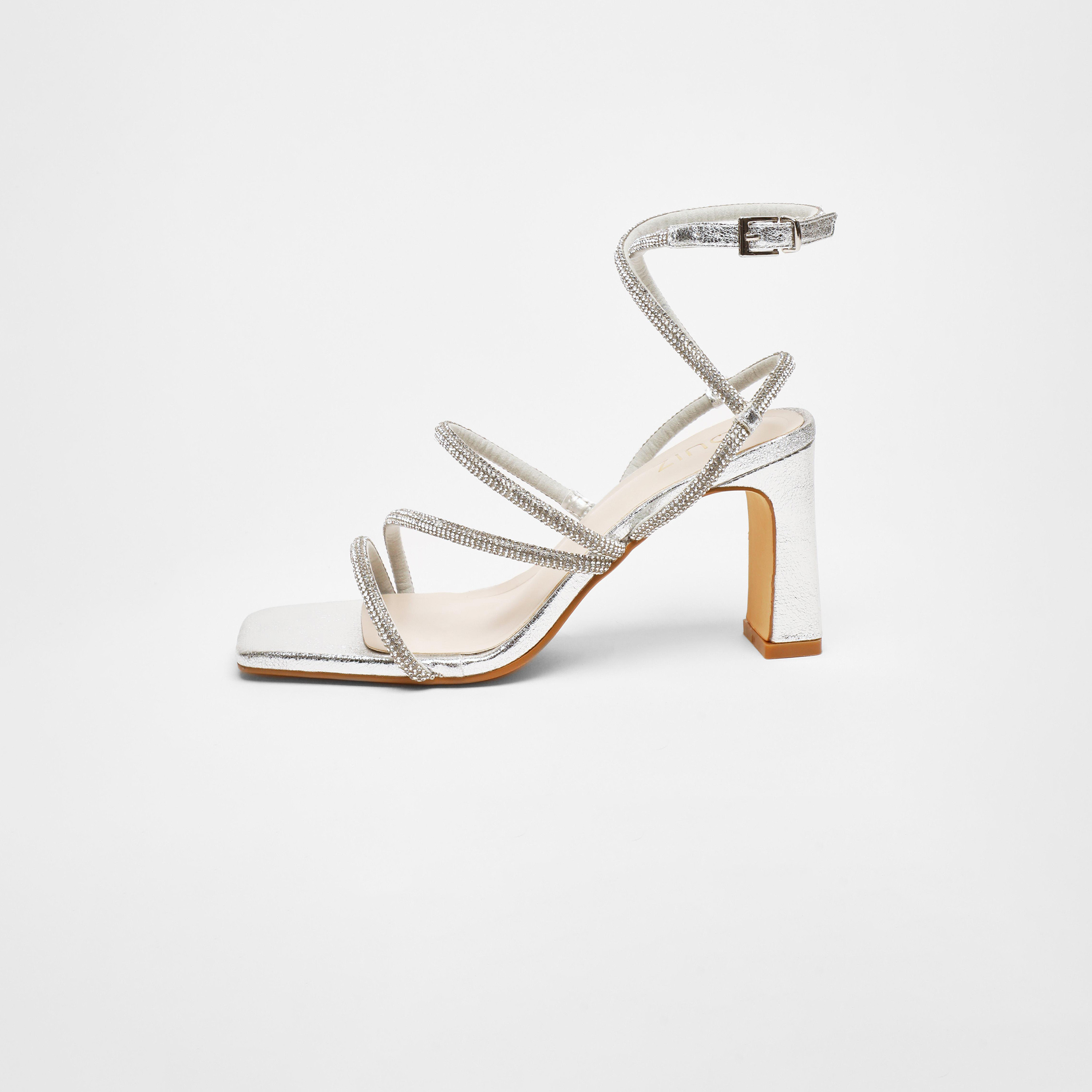 كويز- صندل نسائي بكعب منخفض وحزام بإبزيم | 00100041307-women-shoes-heels-image-5