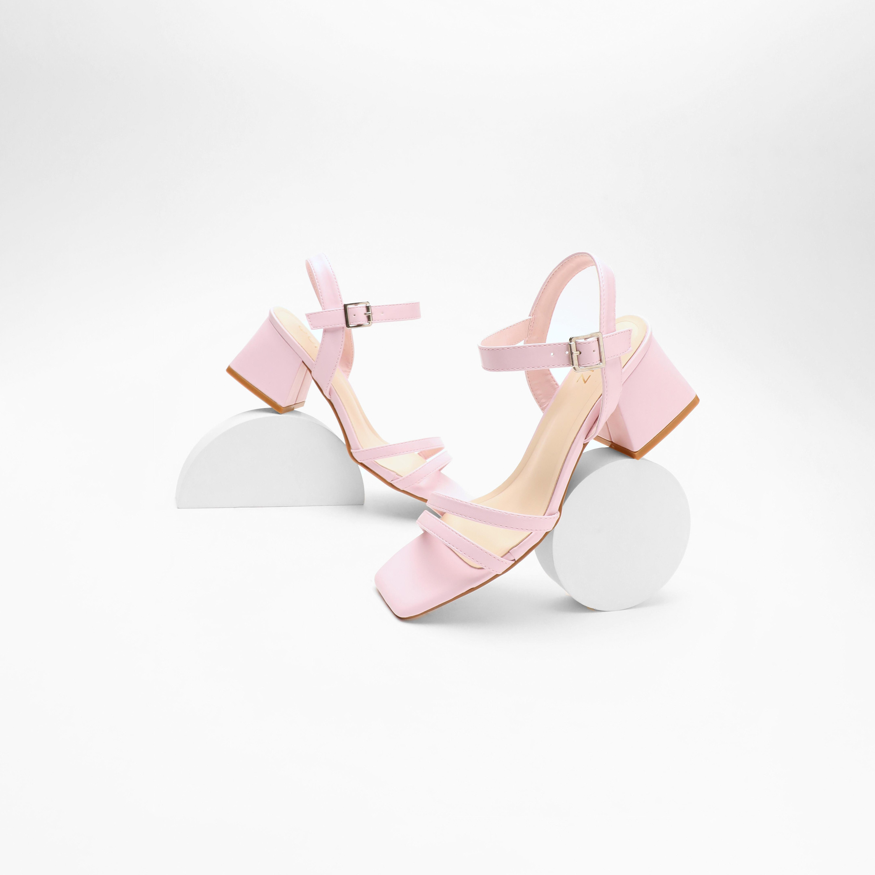 صندل نسائي بكعب عريض مع رباط للكاحل من كويز | 100041335-women-shoes-heels-image-2