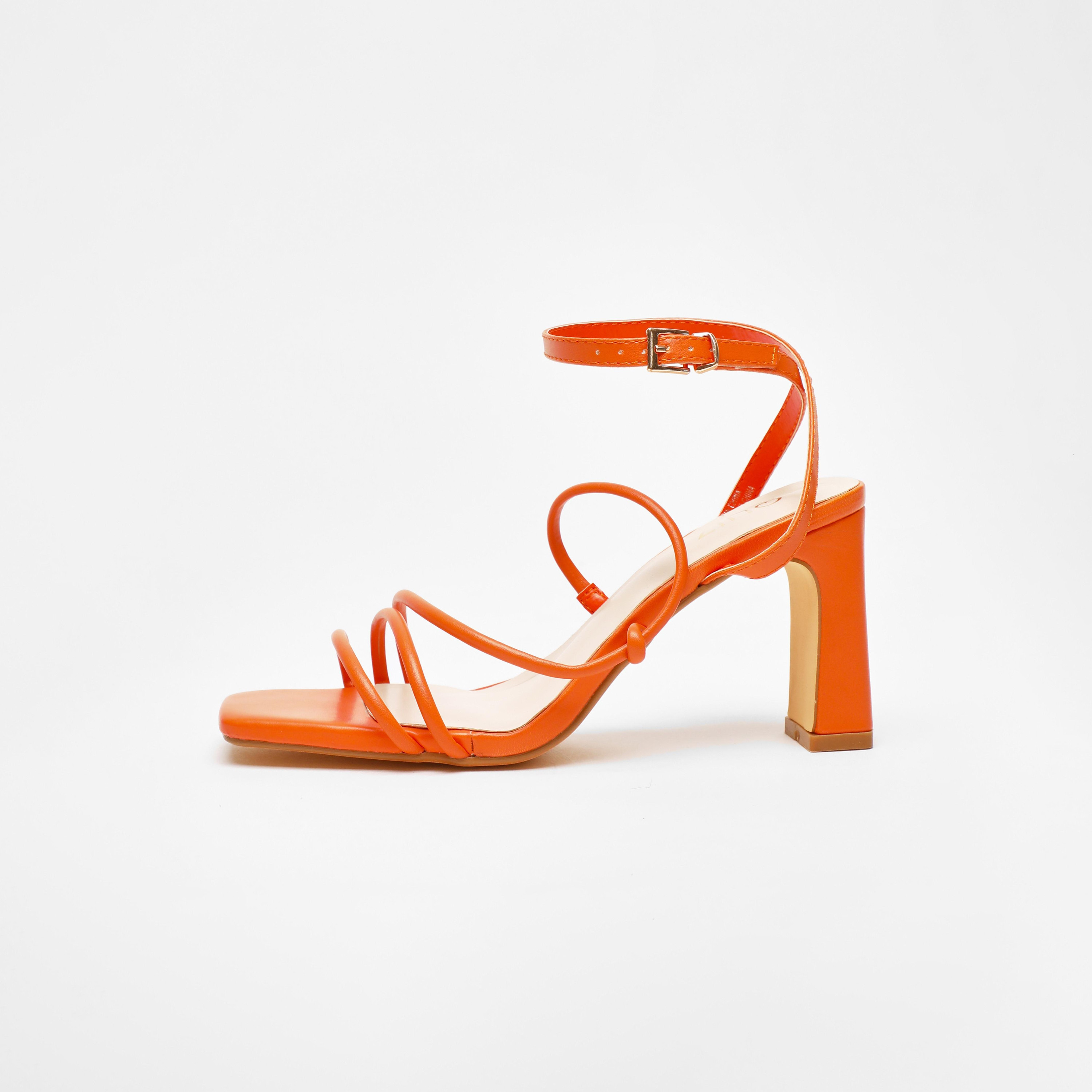 صندل نسائي بكعب سميك وحزام متقاطع عند الكاحل من كويز  | 100041372-women-shoes-heels-image-4