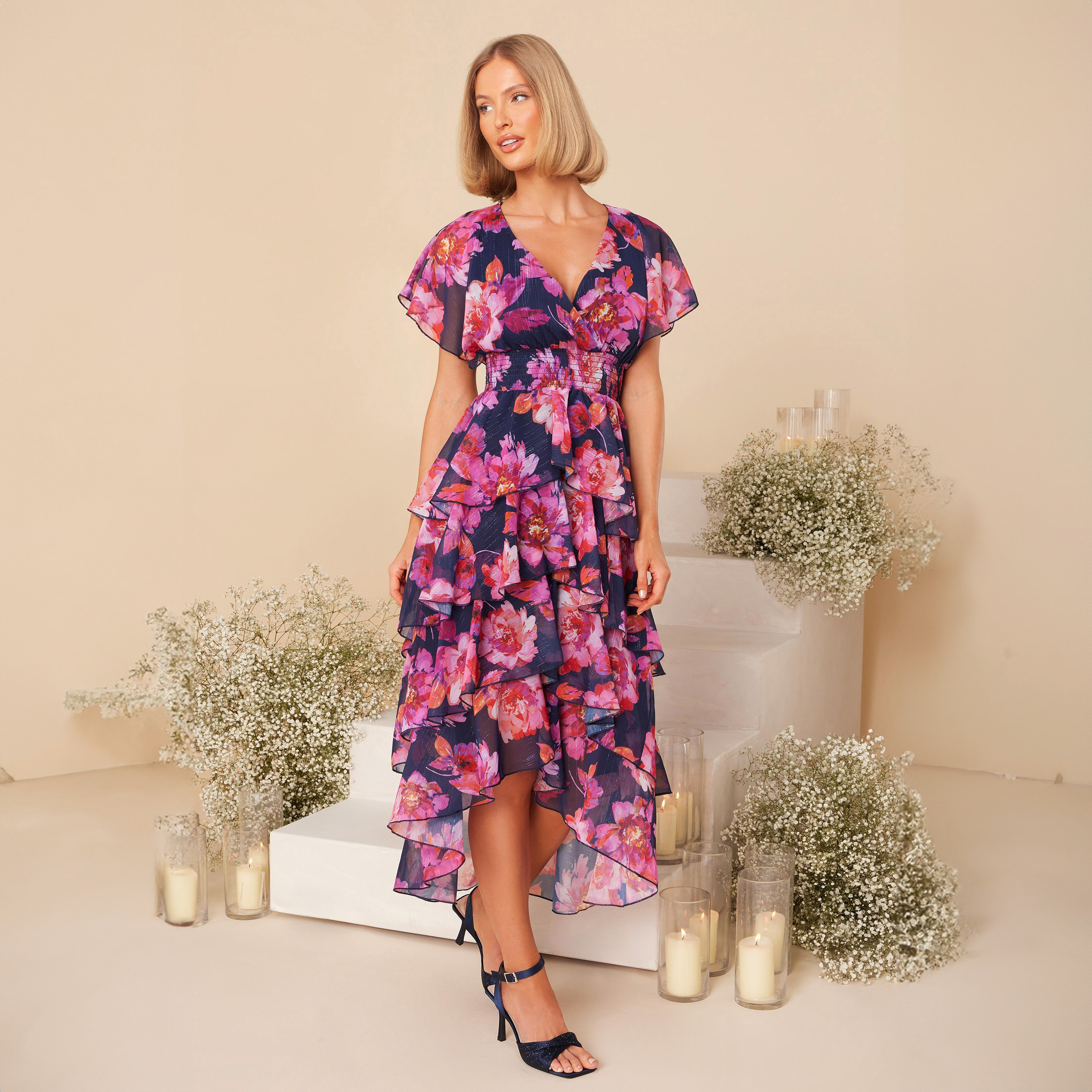 فستان ميدي ذو متعدد الطبقات برقبة على شكل فى بطبعة الزهور من كويز-women-clothing-dresses-image-1