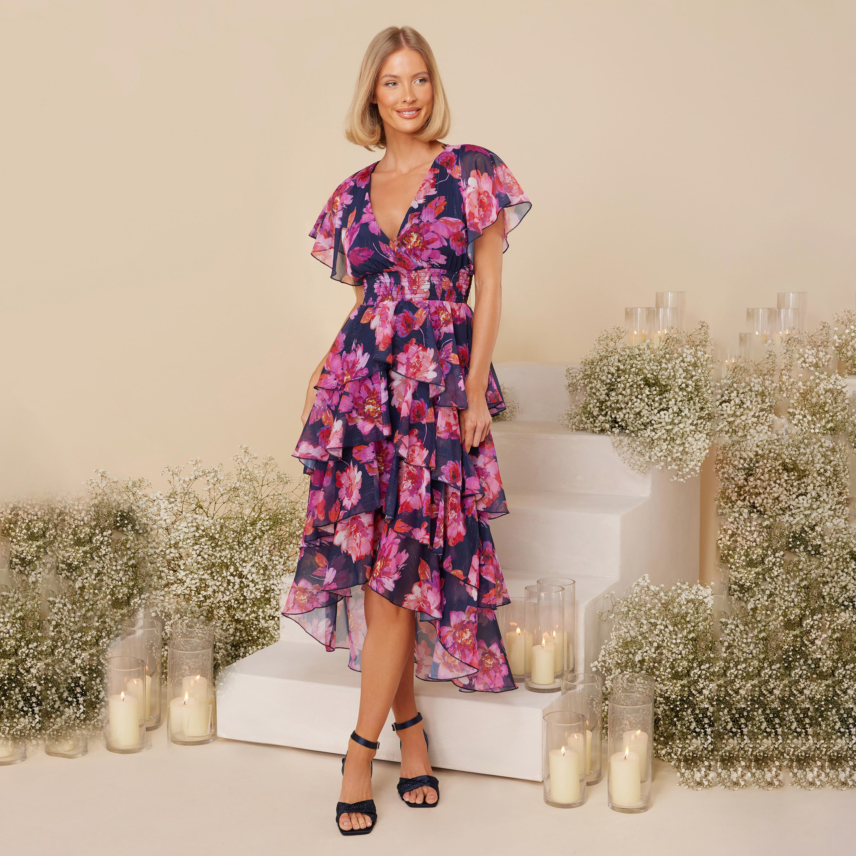 فستان ميدي ذو متعدد الطبقات برقبة على شكل فى بطبعة الزهور من كويز-women-clothing-dresses-image-2