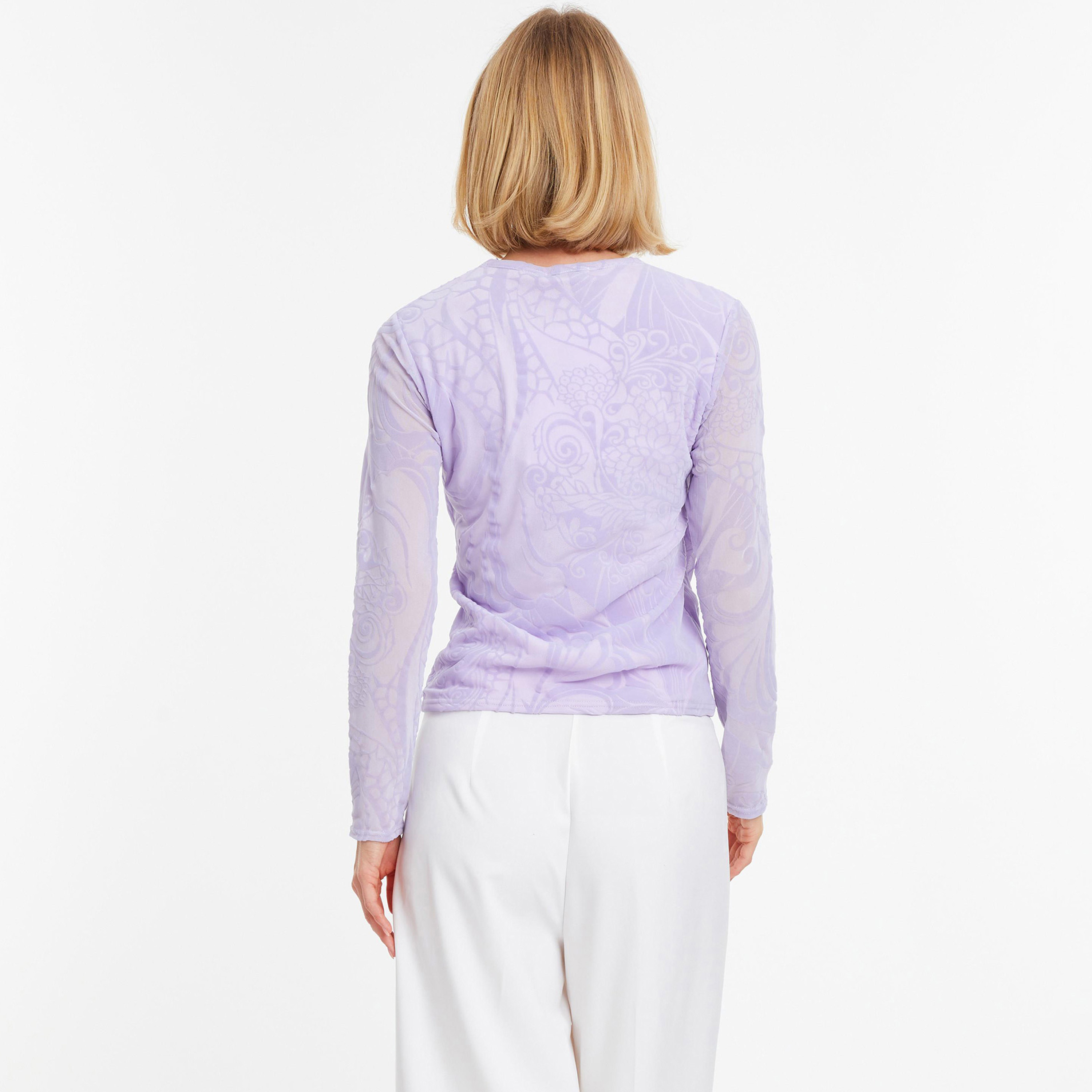 بلوزة شبكية منقوشة بياقة دائرية وأكمام طويلة من كويز-women-clothing-shirtsandblouses-blouses-image-4