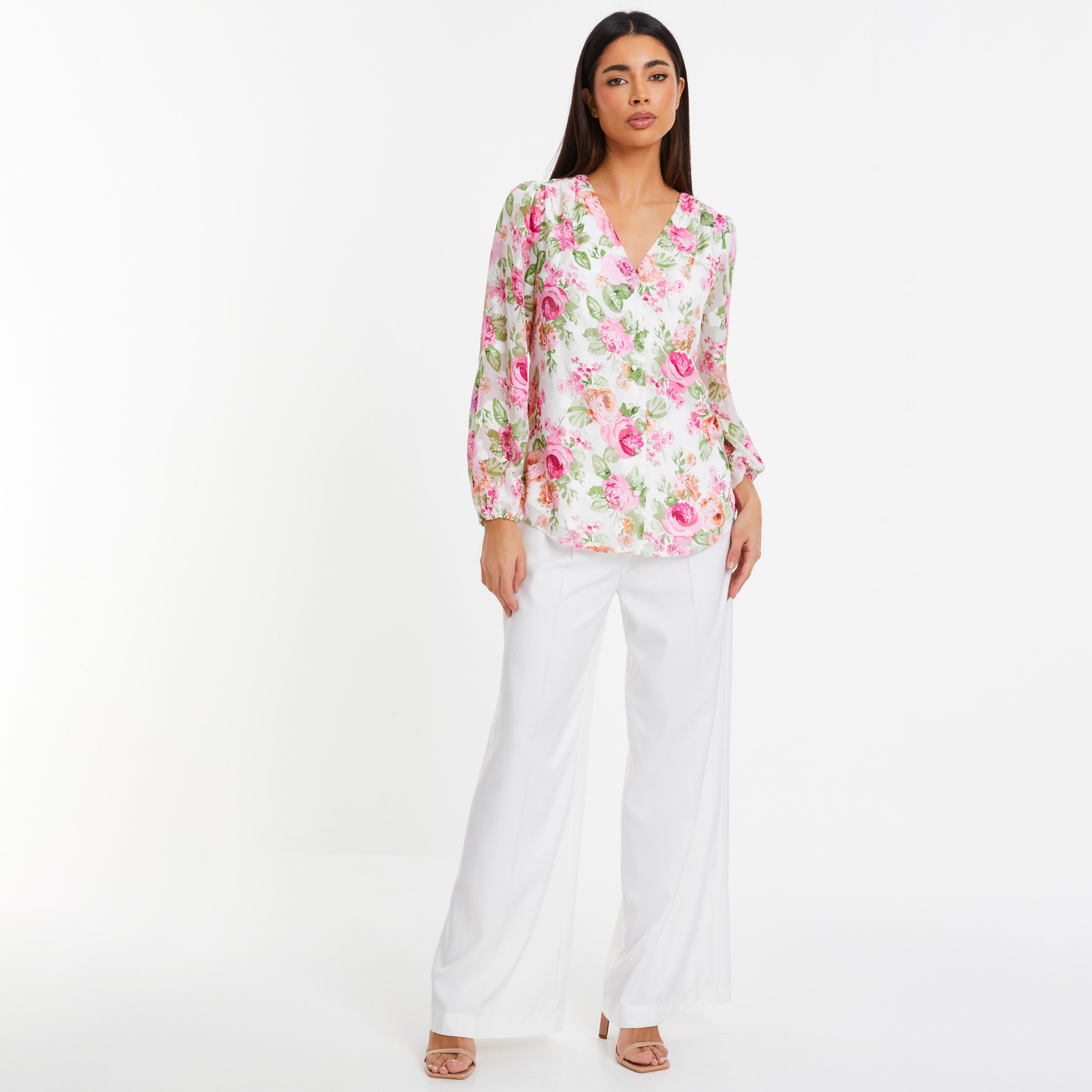 توب كويز مزين بالزهور وياقة على شكل وى وأكمام طويلة مع أزرار-women-clothing-shirtsandblouses-blouses-image-2