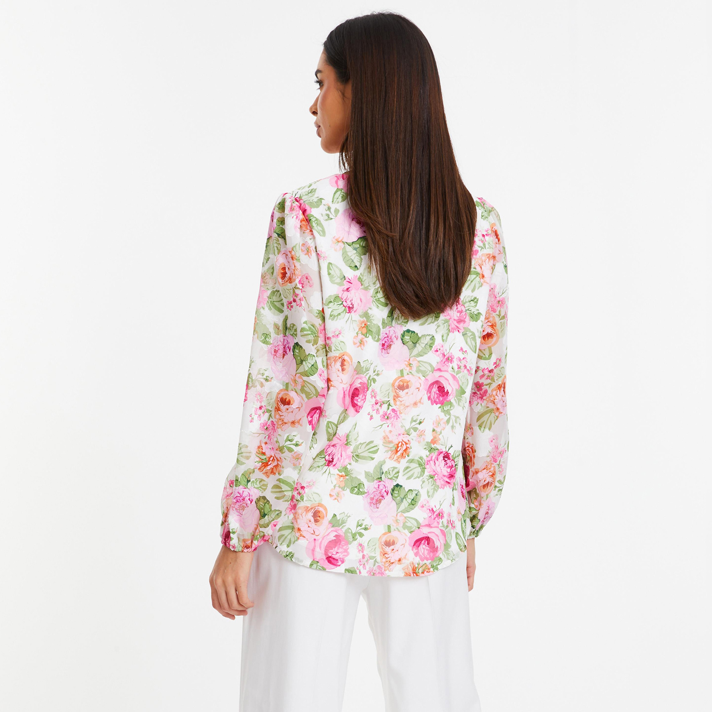 توب كويز مزين بالزهور وياقة على شكل وى وأكمام طويلة مع أزرار-women-clothing-shirtsandblouses-blouses-image-3