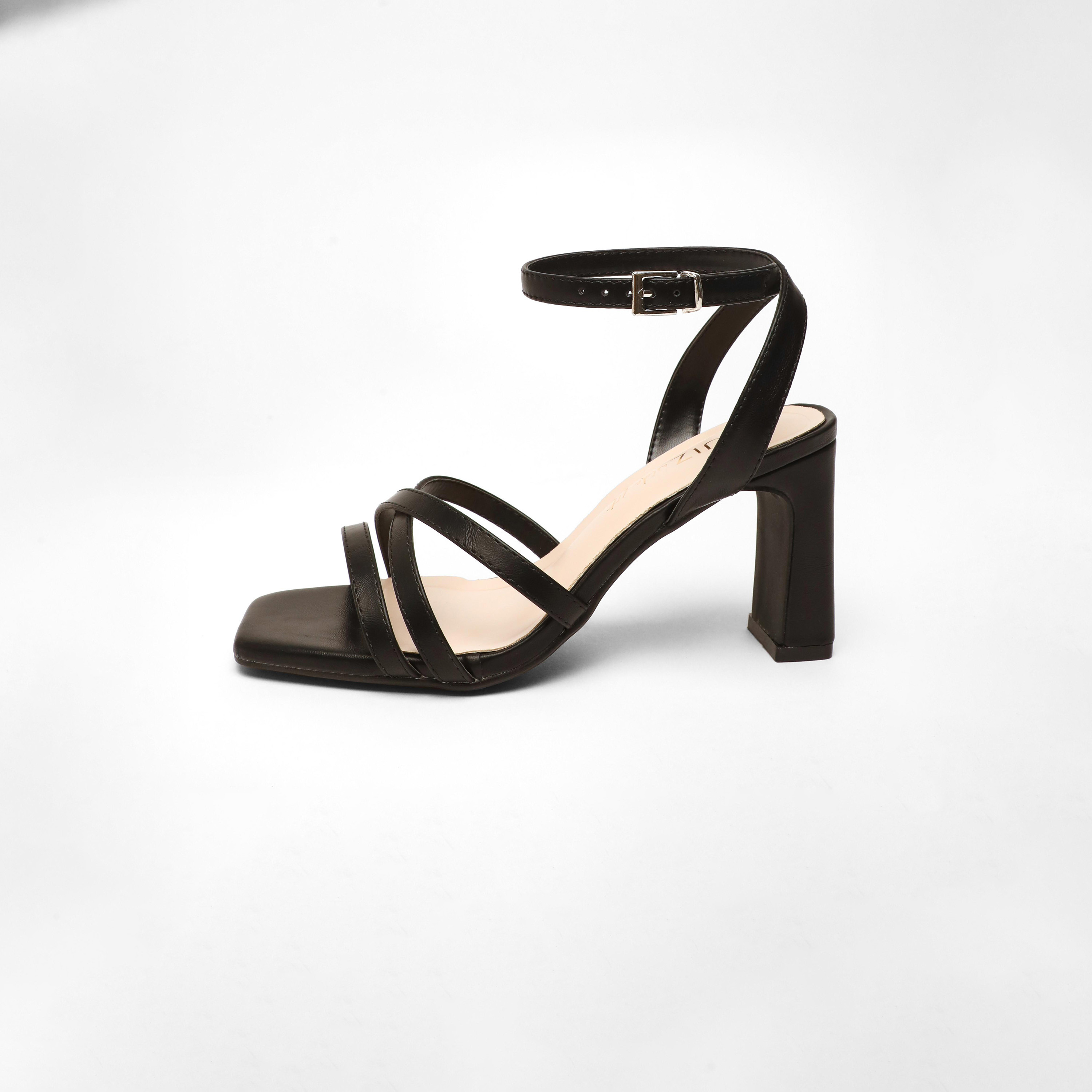 كويز- صندل نسائي بكعب عريض وحزام بإبزيم | 00100041713-women-shoes-heels-image-5