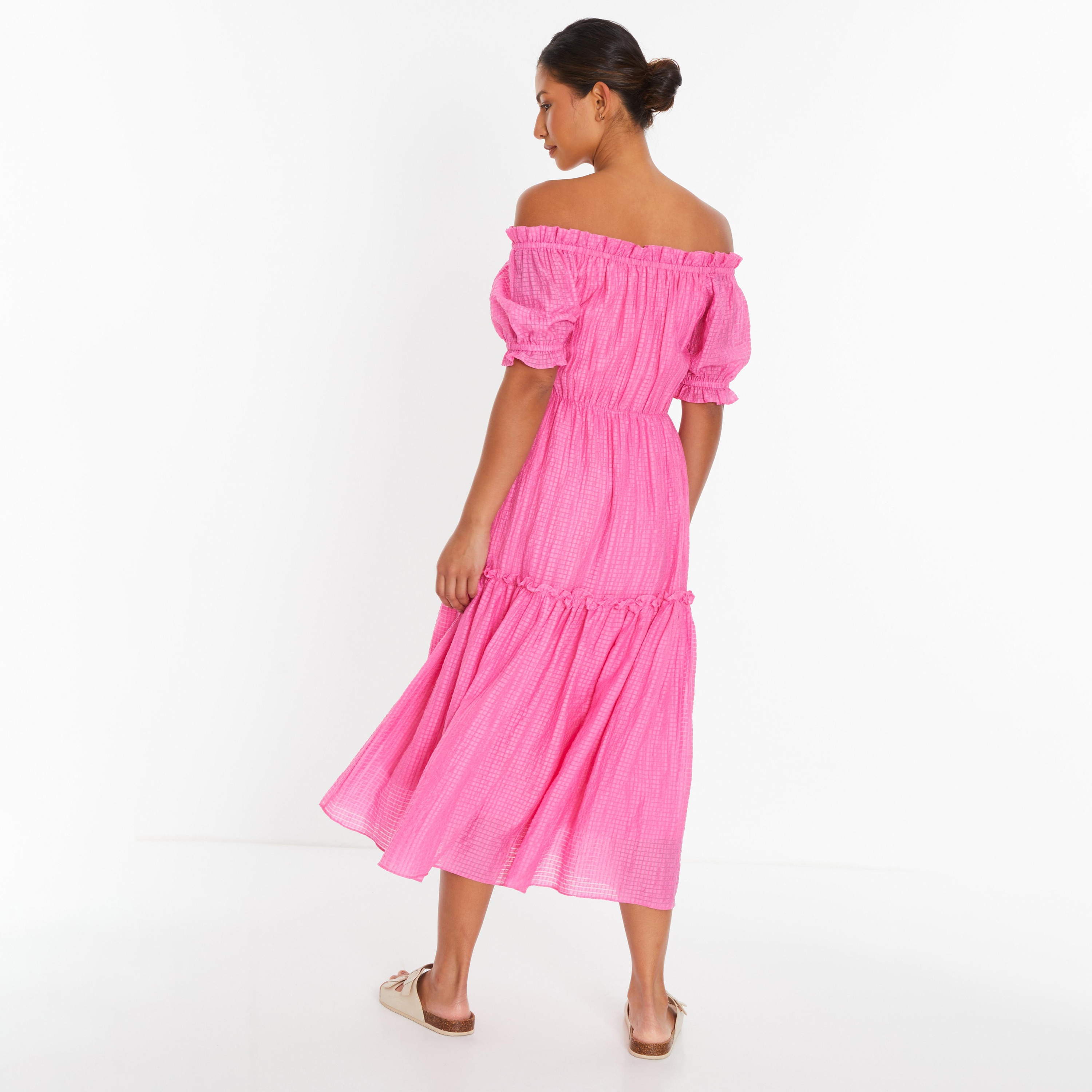 فستان باردوت متوسط الطول مزين بكشكش منسوج وردي اللون من كويز-women-clothing-dresses-image-2