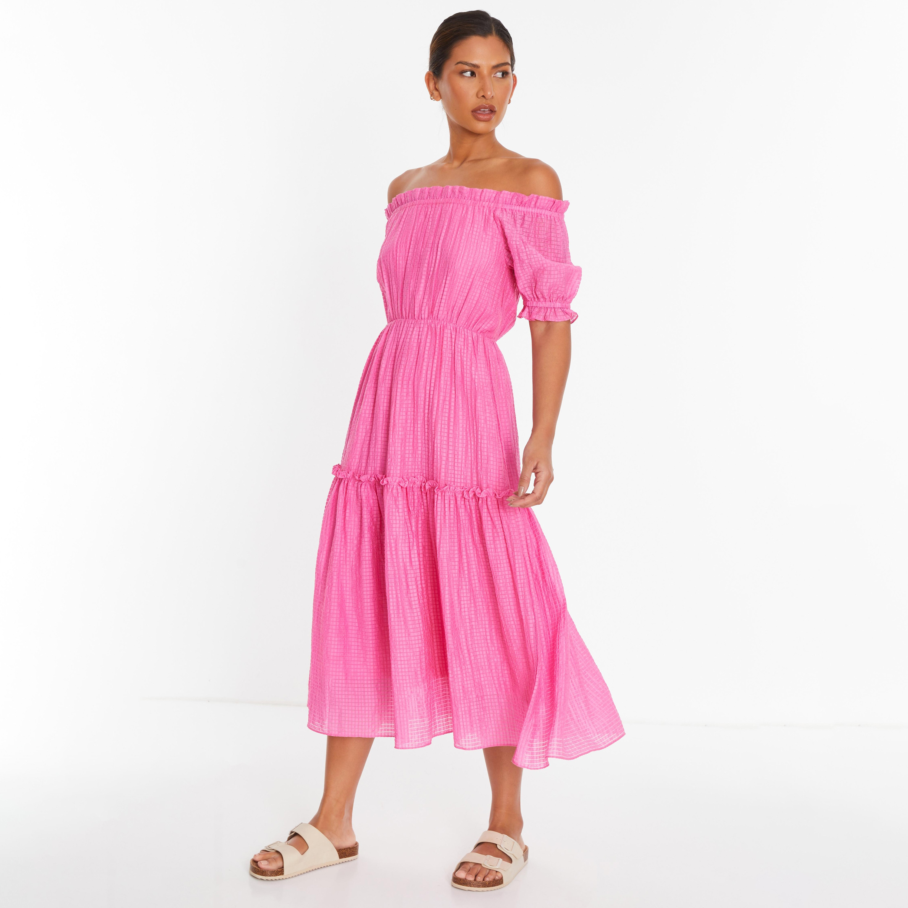 فستان باردوت متوسط الطول مزين بكشكش منسوج وردي اللون من كويز-women-clothing-dresses-image-3