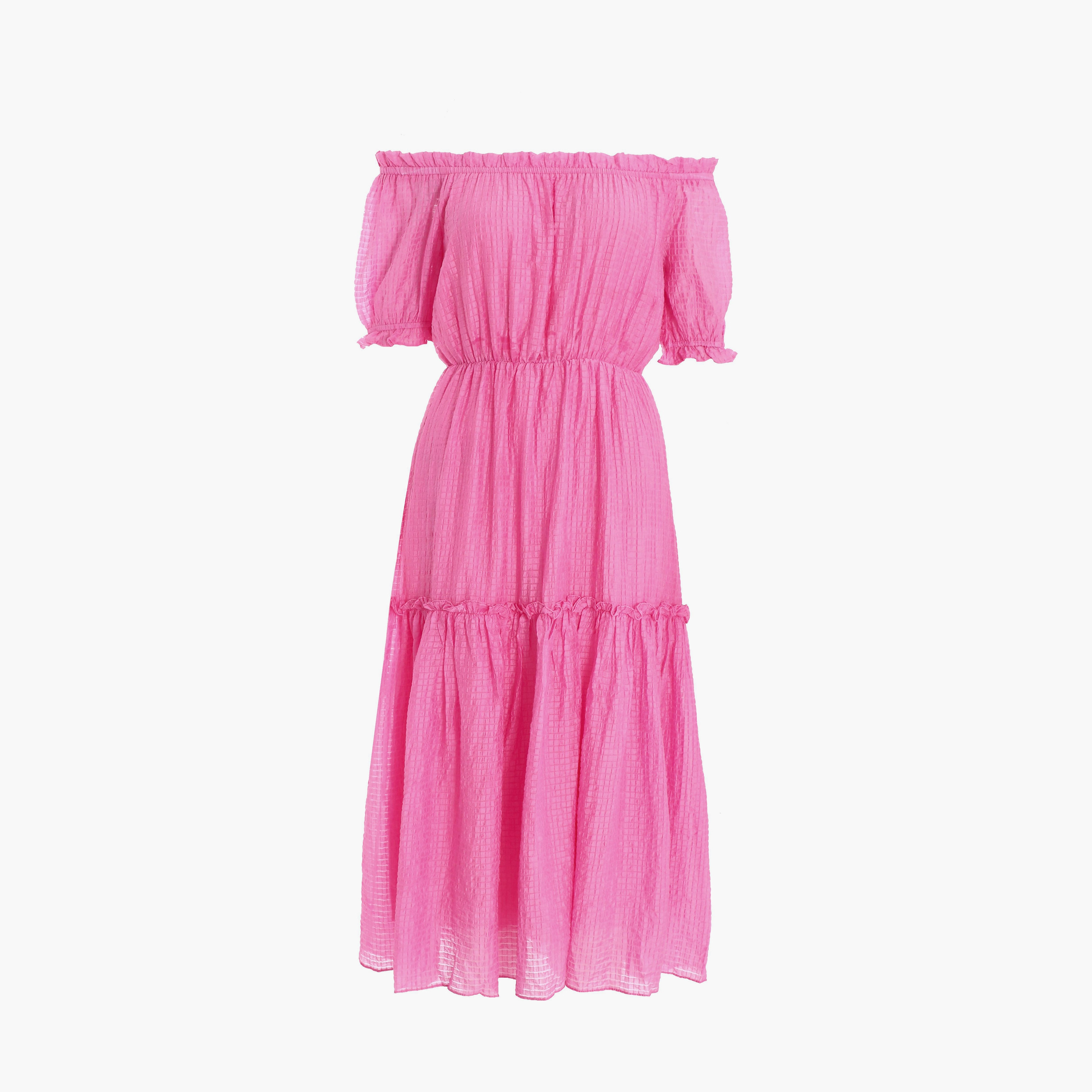 فستان باردوت متوسط الطول مزين بكشكش منسوج وردي اللون من كويز-women-clothing-dresses-image-5