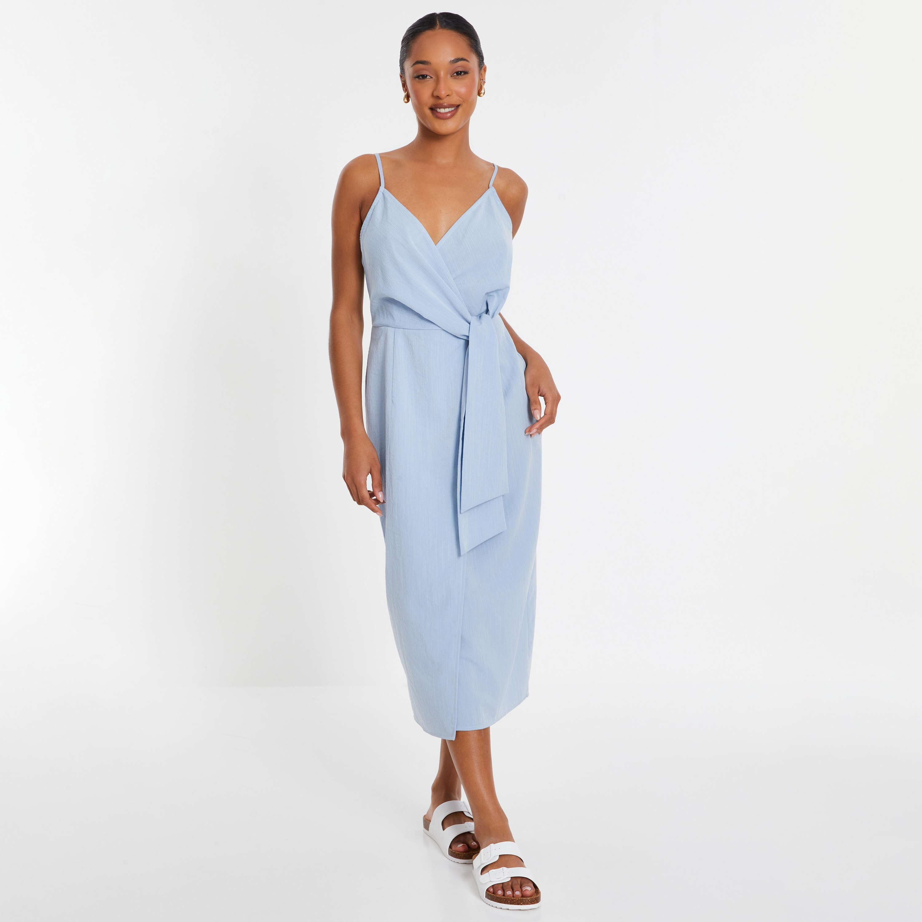 فستان نسائي متوسط ​​الطول بحزام ملفوف أزرق فاتح من كويز-women-clothing-dresses-image-1