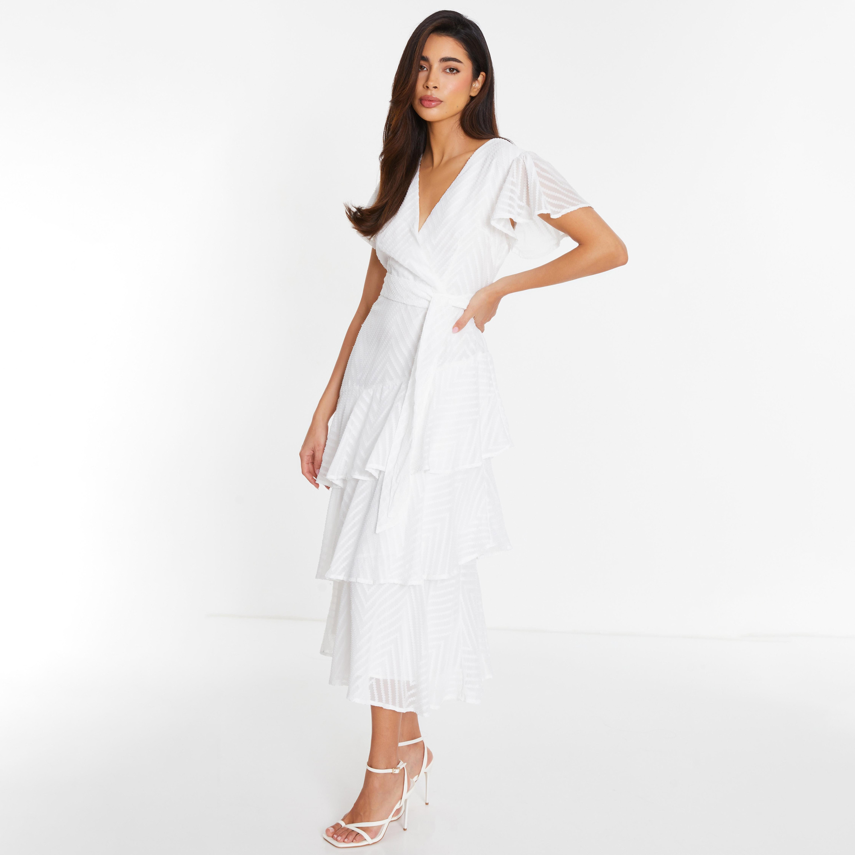 فستان متوسط الطول من الشيفون جاكارد وبكشكشة باللون الأبيض من كويز-women-clothing-dresses-image-3