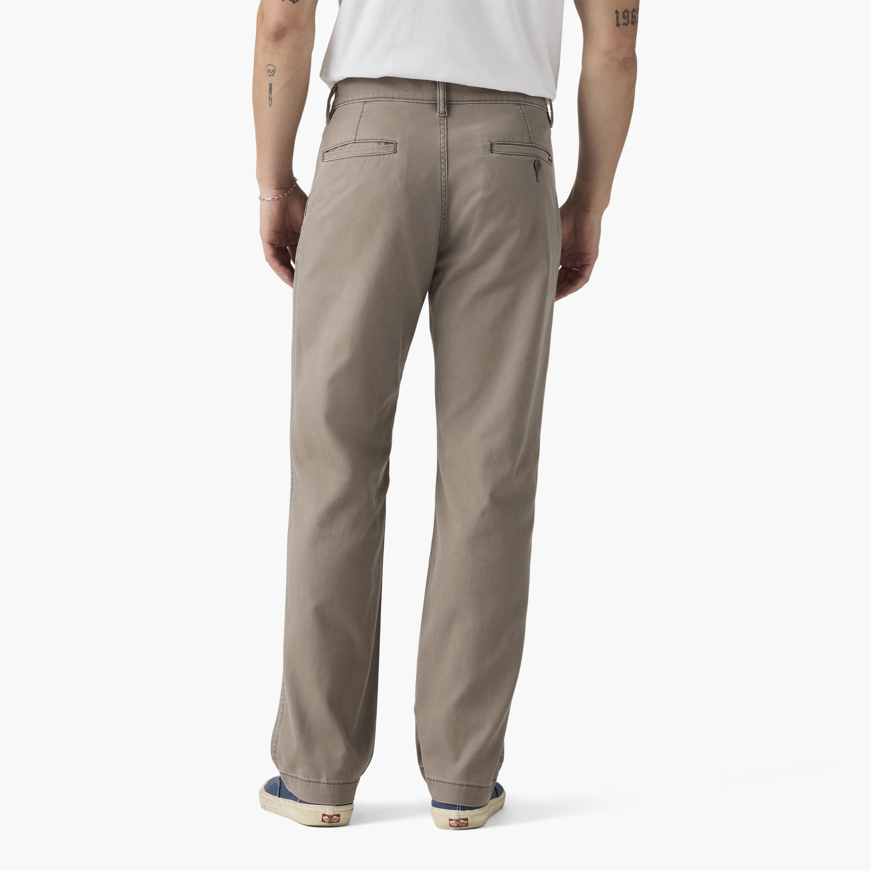 بنطال تشينو رجالي سادة بخصر متوسط وأزرار وسحاب من ليفايس-men-clothing-bottoms-trousersandchinos-chinos-image-3