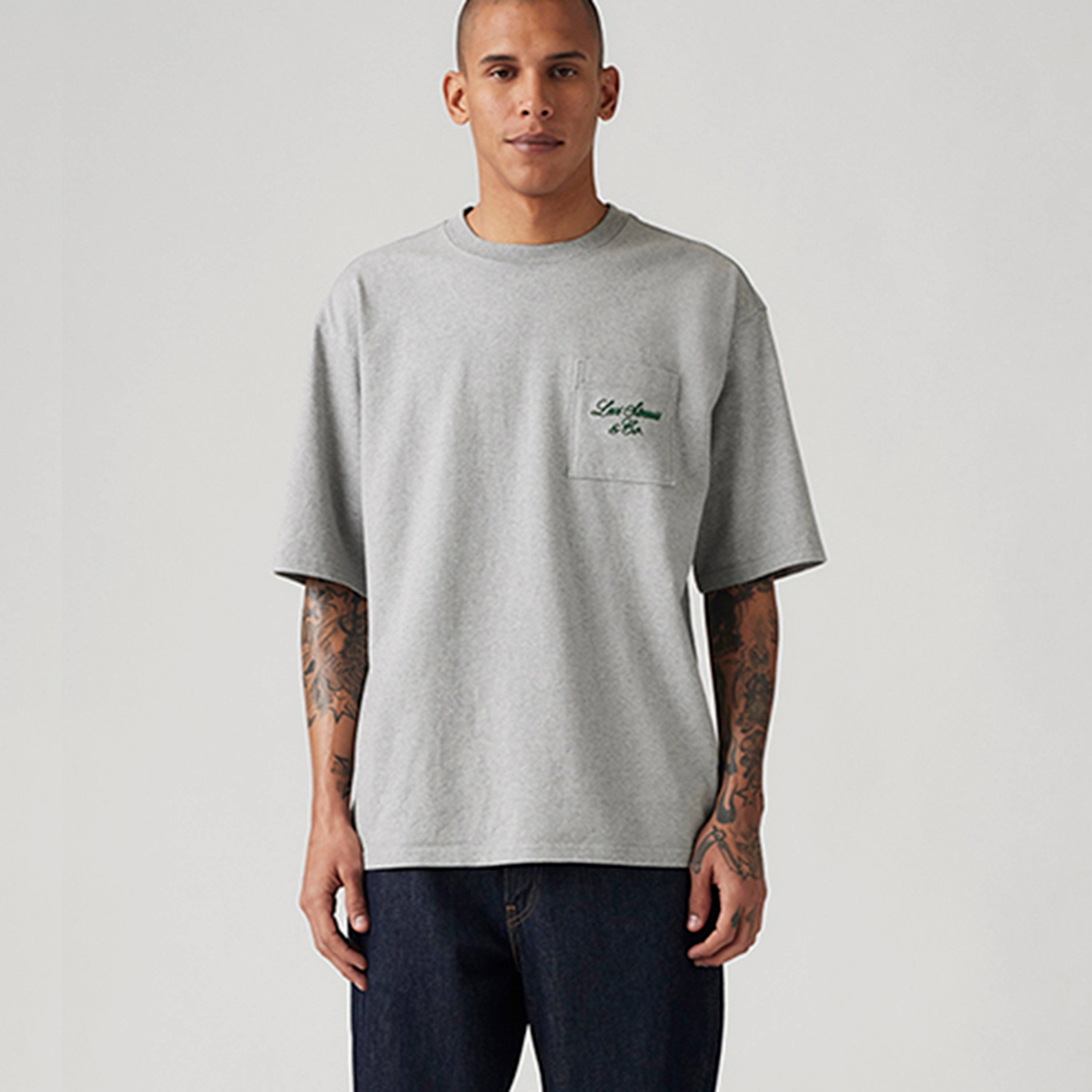 تي شيرت رجالي سادة بياقة دائرية وأكمام قصيرة من ليفايس-men-clothing-tshirtsandpolos-tshirts-image-3