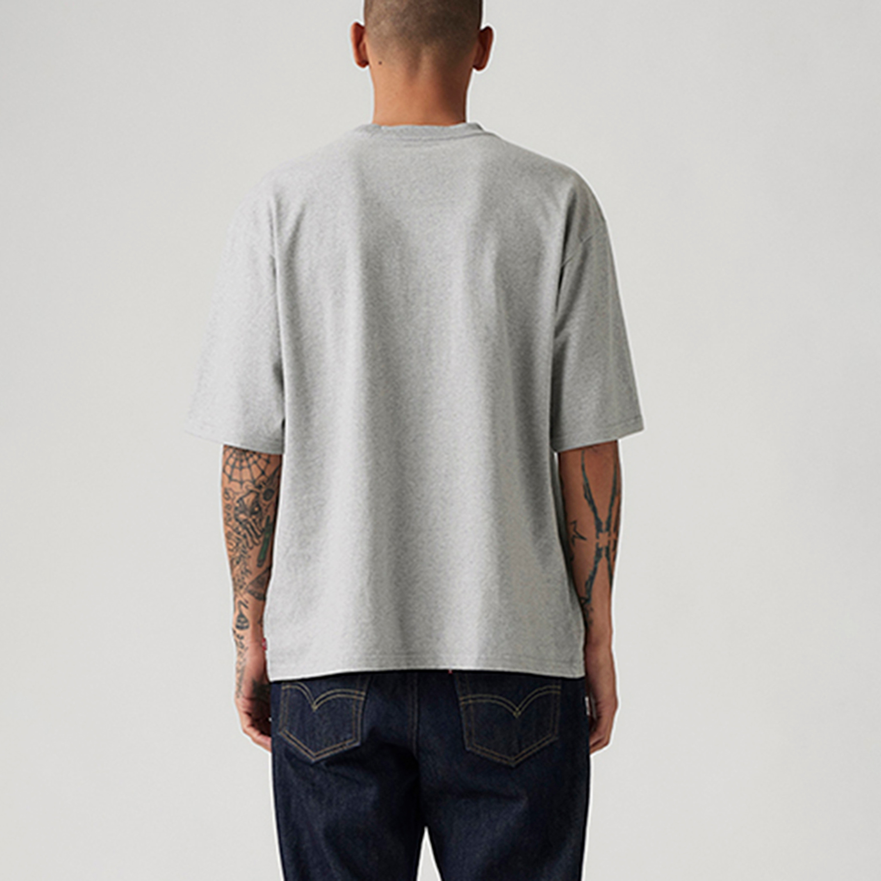 تي شيرت رجالي سادة بياقة دائرية وأكمام قصيرة من ليفايس-men-clothing-tshirtsandpolos-tshirts-image-4